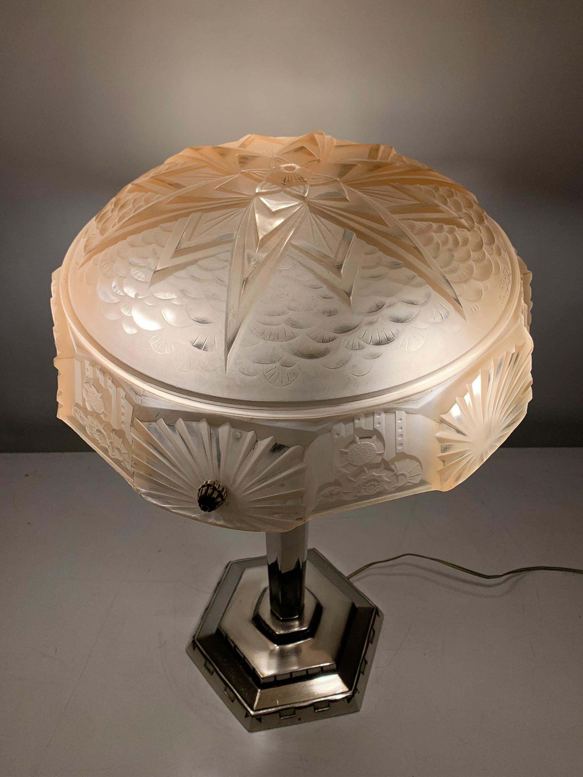 photo furniture Art Deco Table Lamp In Press Molded Glass Signed "Muller Frères Luneville"