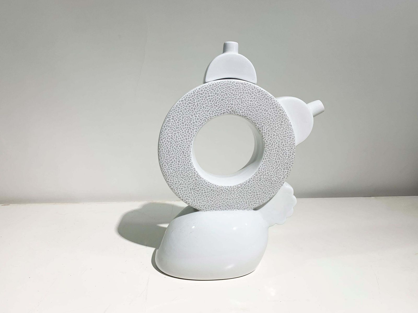Chad Teapot, Designed By Matteo Thun In 1982. For The Collection Memphis Milano. photo 714.0