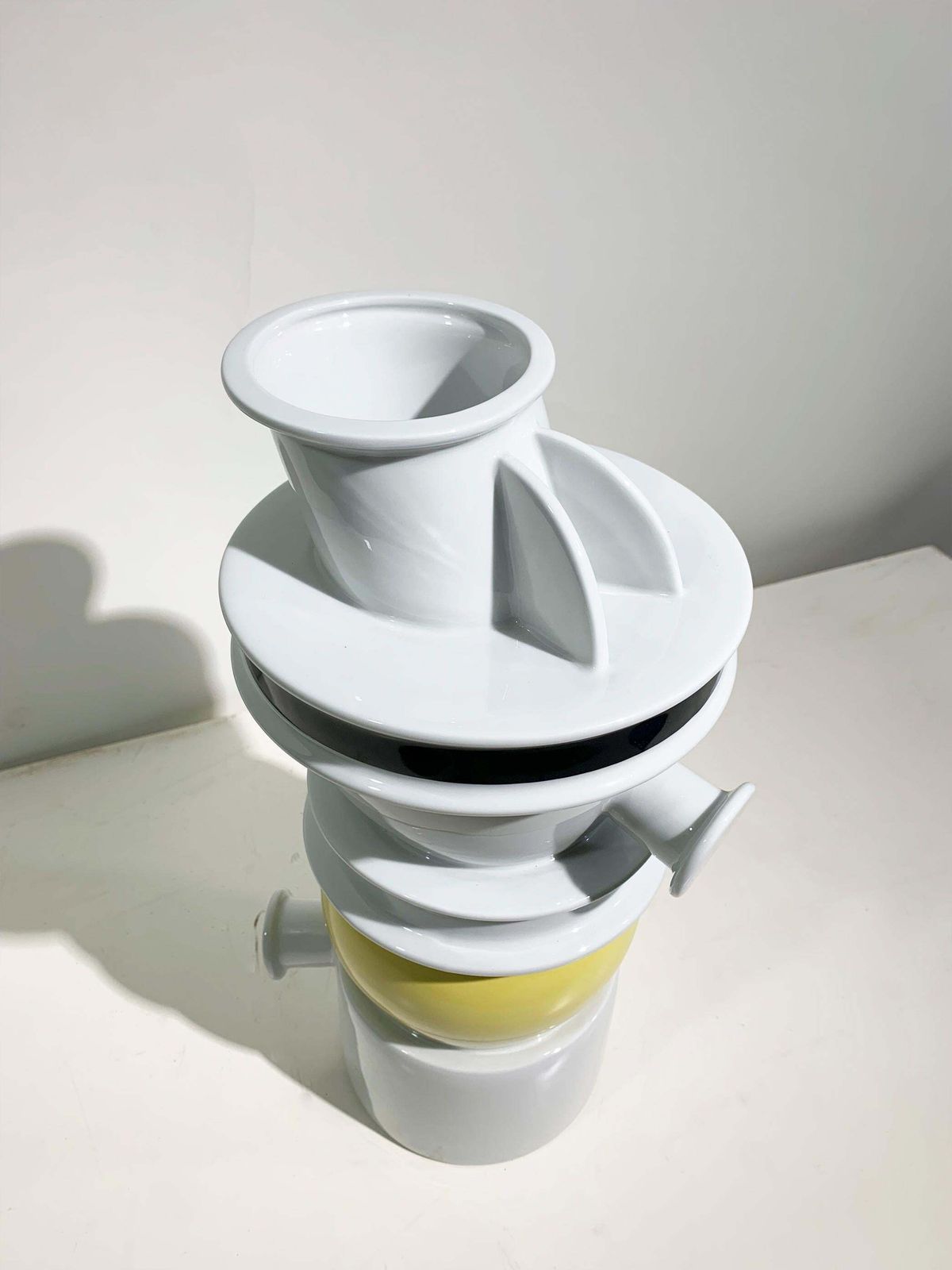 photo furniture Euphrates Vase, Designed By Ettore Sottsass In 1983 For Memphis Milano