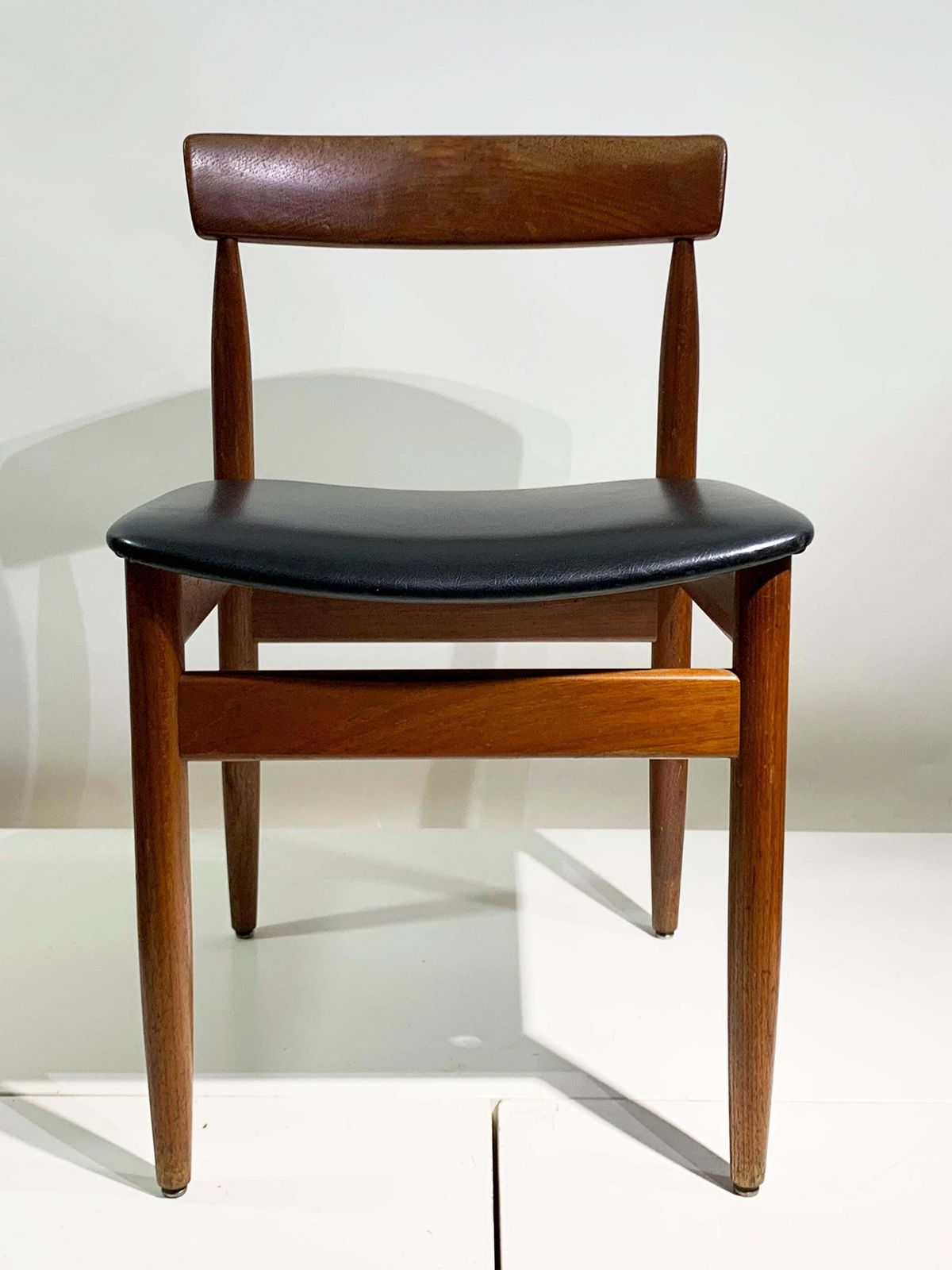 Set Of 6 Mid 20th Century Scandinavian Dining Chairs photo vintage
