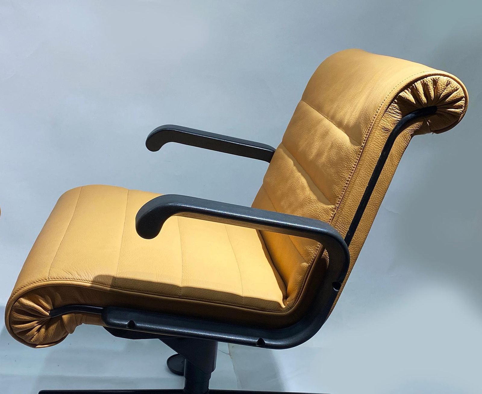 Pair Of Richard Sapper For Knoll Executive Desk Chairs photo vintage