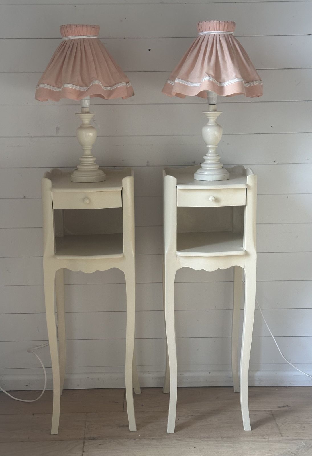 Pretty Pair Of French Vinrage Lamps photo furniture