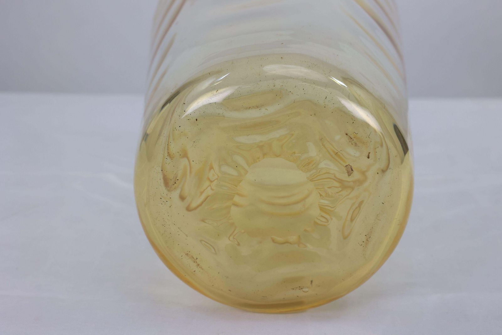 Barnaby Marriott Powell. A Large Mid Century Coloured Glass Vase photo vintage