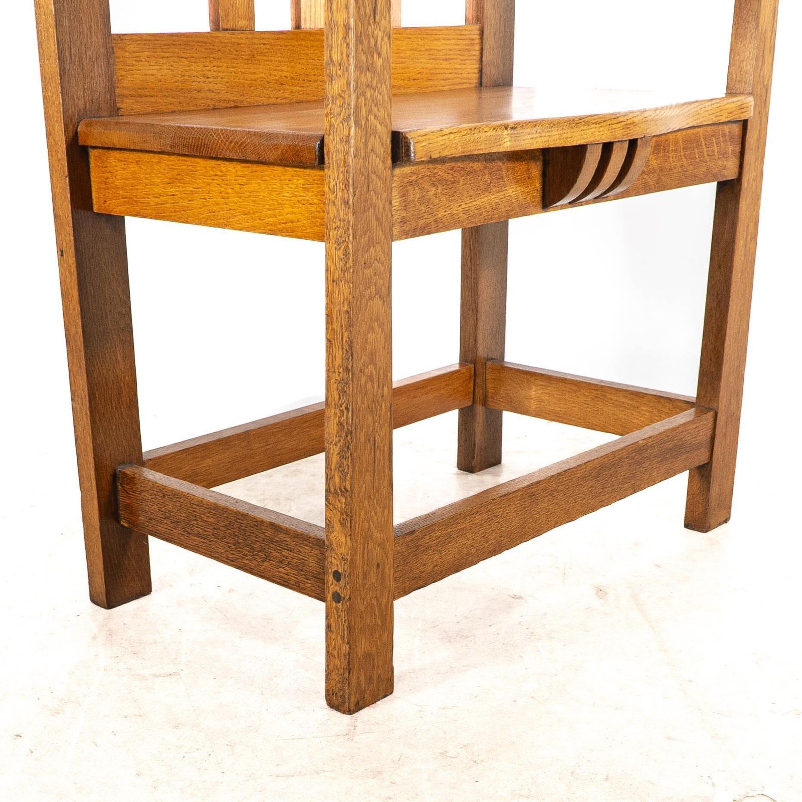 1800.0 An Arts And Crafts Hall Seat In The Glasgow Style With Extended Capped Tops photo