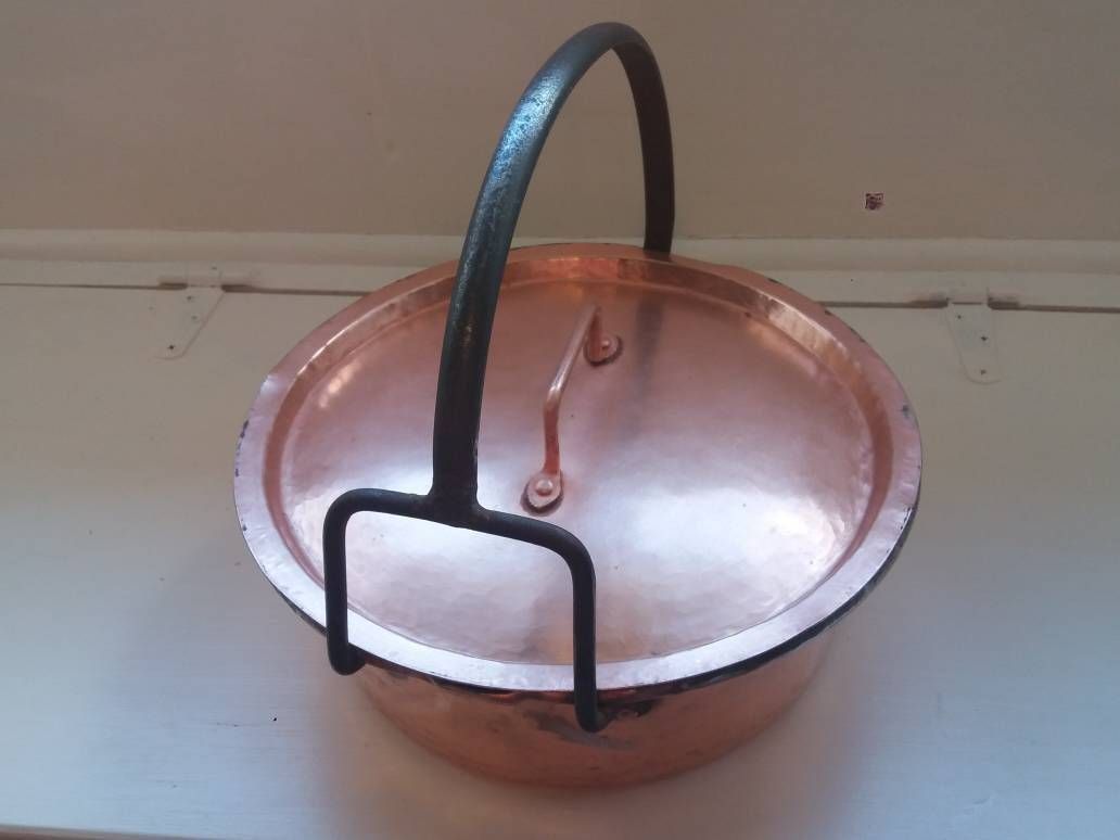 Large Antique Iron Frying Pan: Hand Forged Open Fire Skillet photo for sale