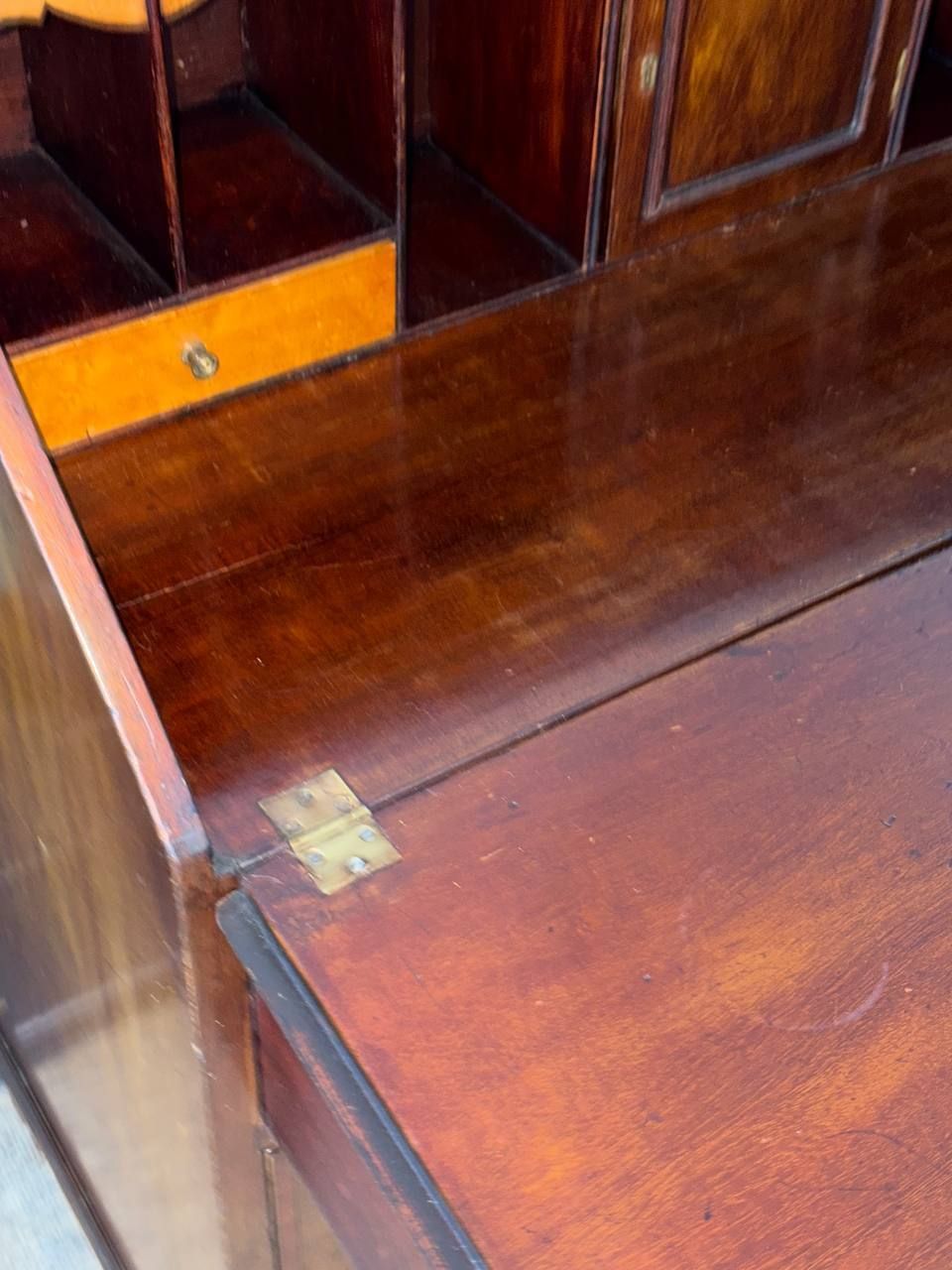 photo vinterior Victorian Secretaire Of Mahogany Wood, Inlaid
