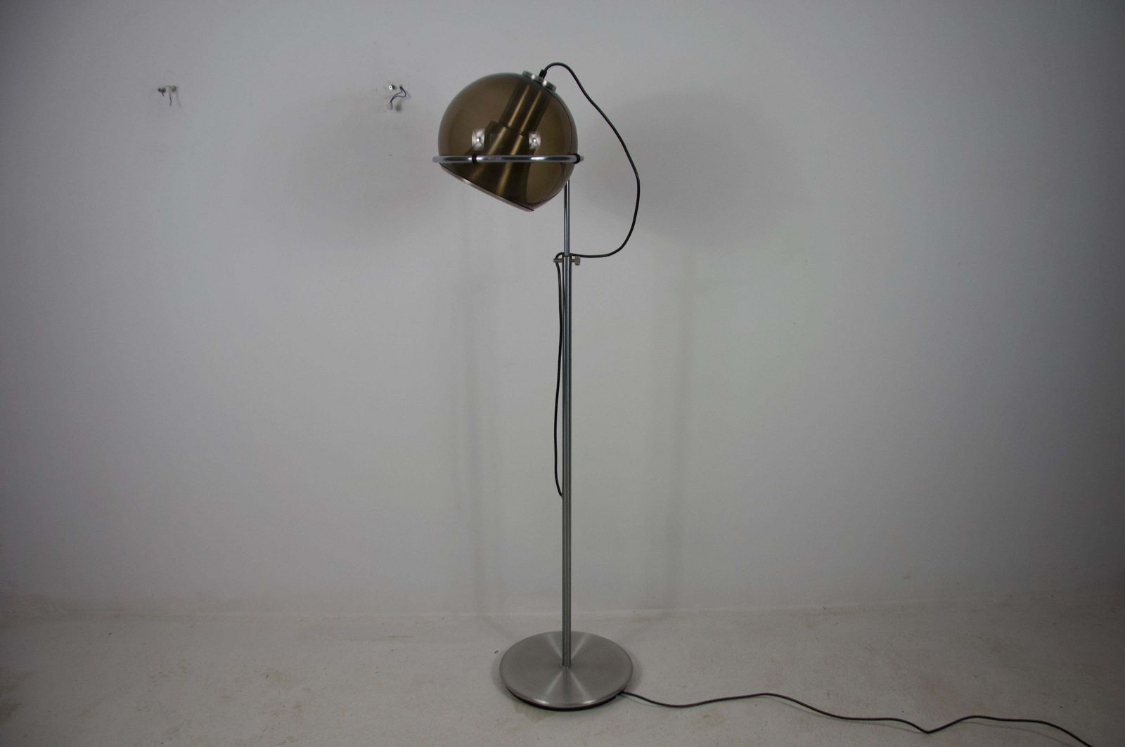 Globe Floor Lamp By Franck Ligtelijn For Raak, 1960s photo for sale