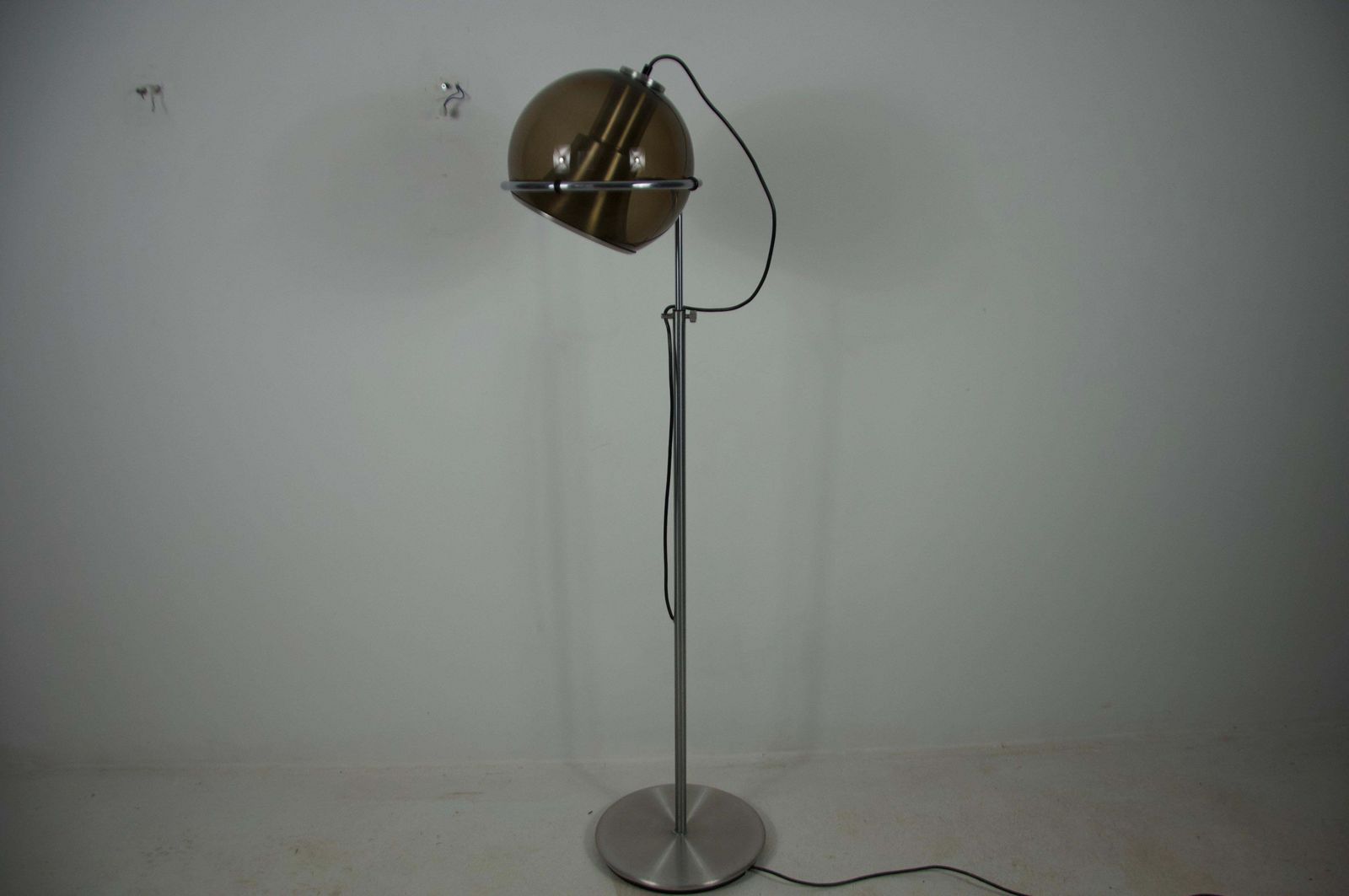 Globe Floor Lamp By Franck Ligtelijn For Raak, 1960s photo Lighting