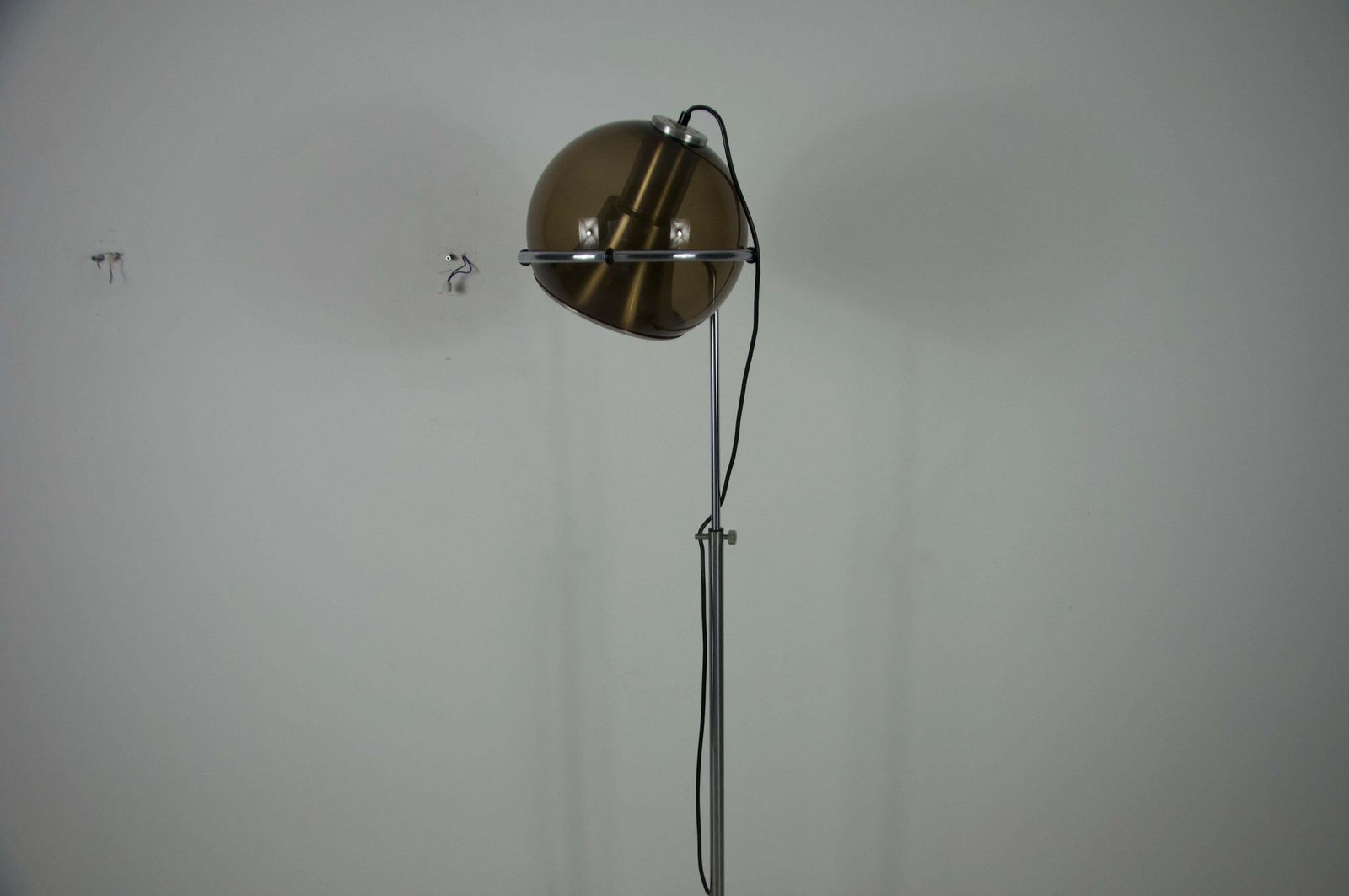 Globe Floor Lamp By Franck Ligtelijn For Raak, 1960s photo vintage