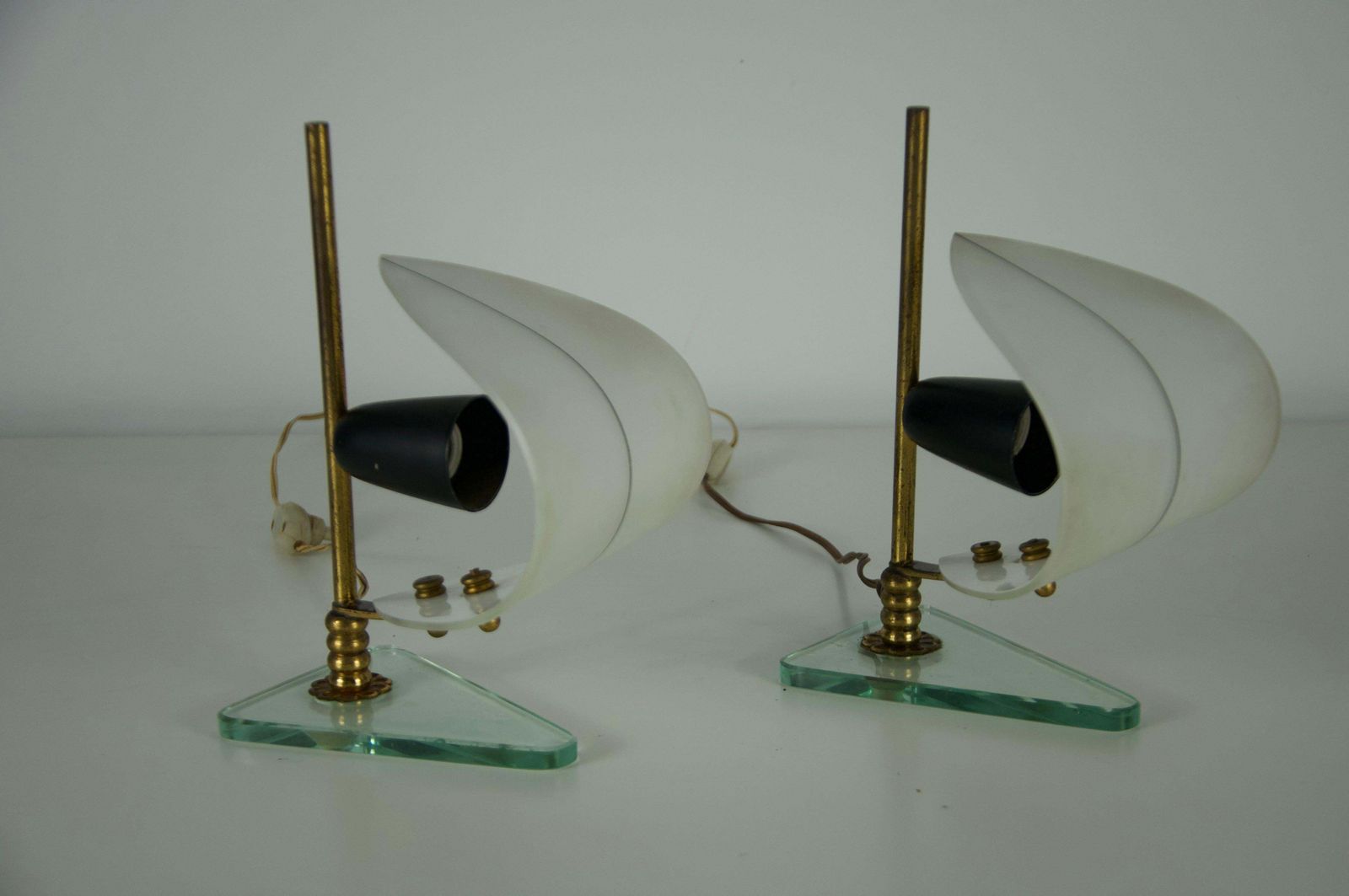 photo furniture Pair Of Brass And Opaline "Sailboat" Table Lamps, Italy, 1950s
