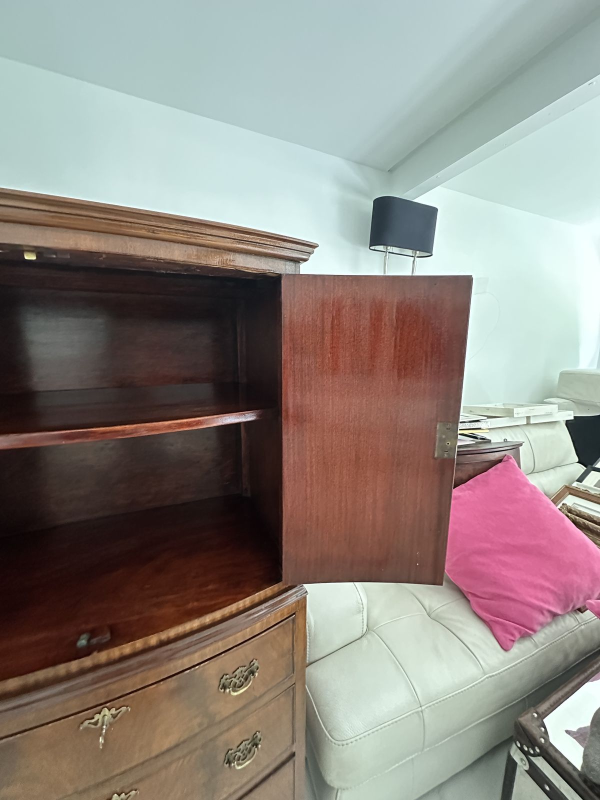 photo furniture Chest On Drawers