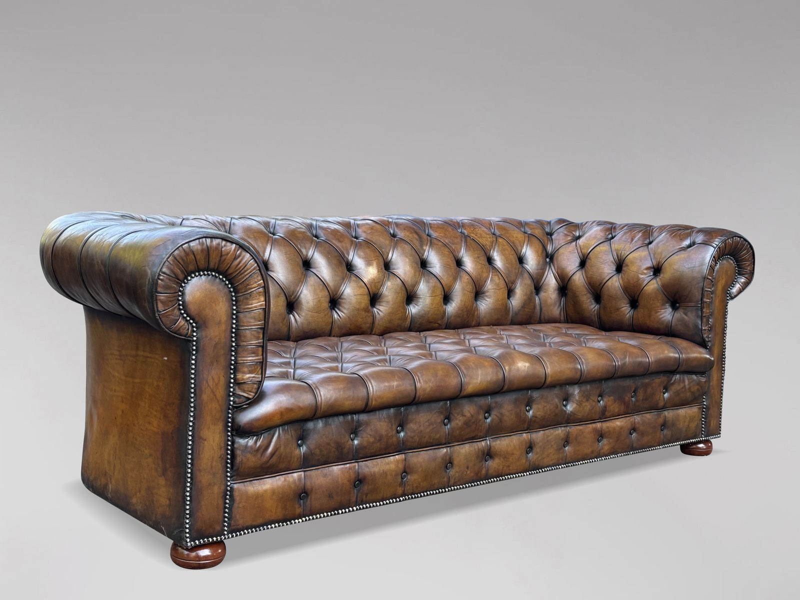 19th Century Victorian Golden Brown Leather 3 Seater Chesterfield Sofa photo vinterior
