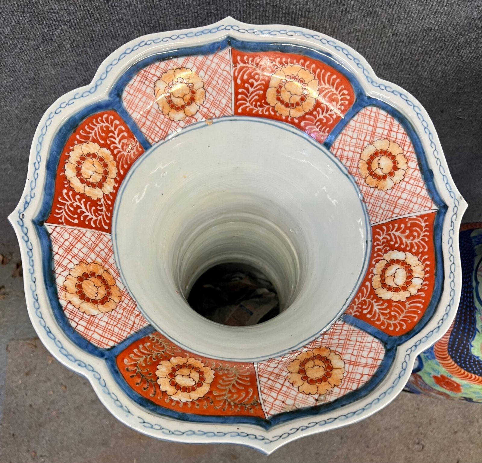 photo vinterior Very Large Pair Of Arita Porcelain Vases