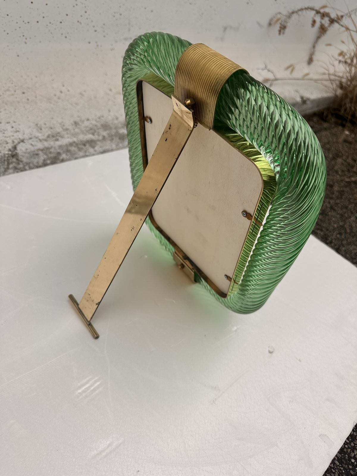 photo vintage Mid Century Modern Style Green "Torchon" Murano Glass Picture Frame And Brass In Barovier Style