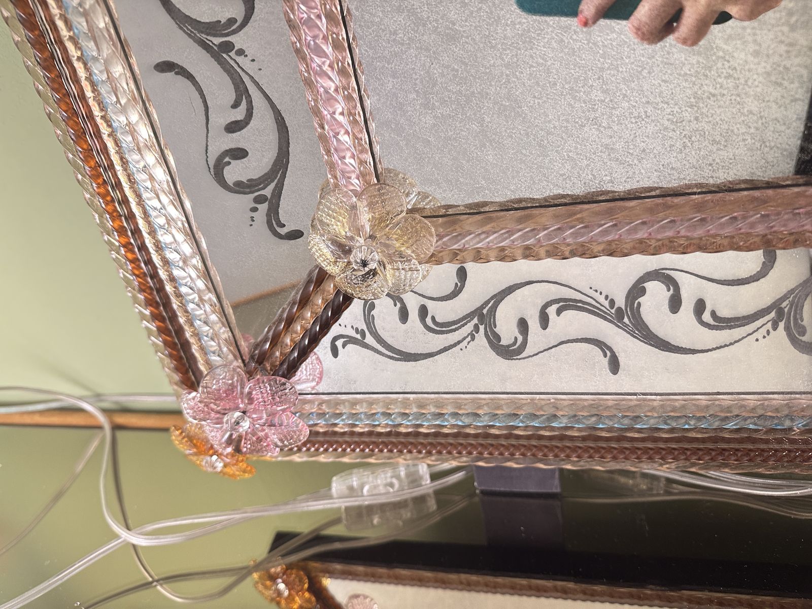 photo furniture Venetian Nobles Figures With Flowers Hand Carving Mirror Murano Glass