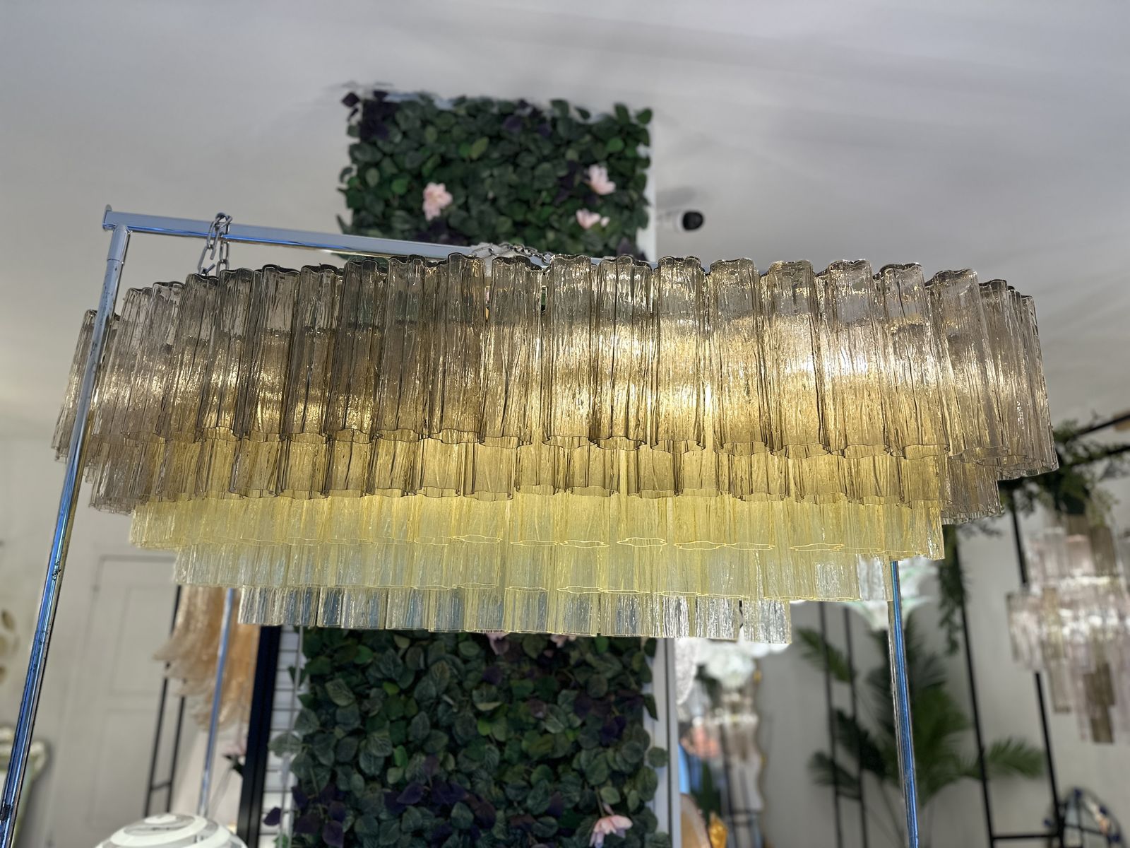 photo vintage Contemporary Large Murano Glass Chandelier In Gold