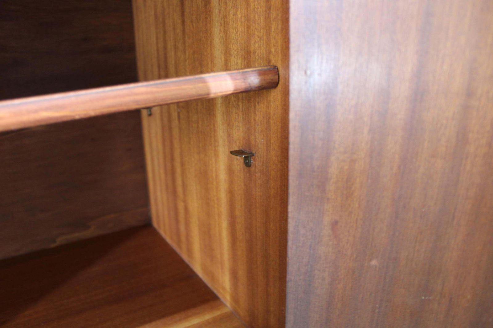 photo vinterior Pair Of Mid Century Italian Walnut Nightstands With Glass Top, 1950s