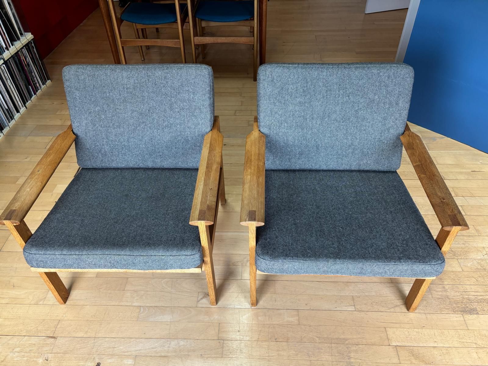 Illum Wikkelsø Capella Lounge Chairs Pair (Oak) photo Furniture