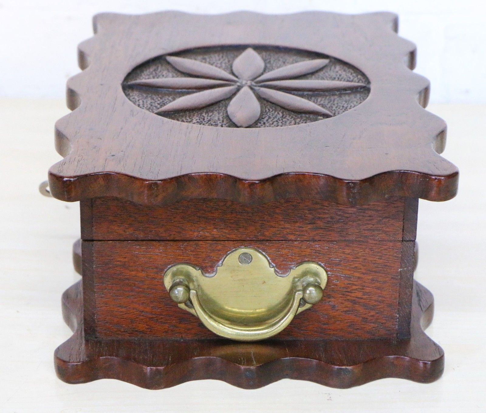 Antique Carved Box Mahogany Hinged + Lock Beautiful Design Arts & Crafts Period photo buy