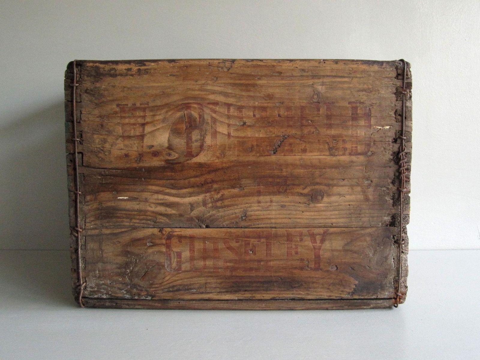 Vintage Wooden Bottle Storage Crate, W Busfield, Guiseley photo vinterior