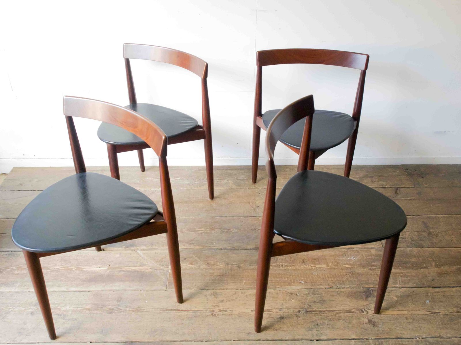 A Set Of 4 Mid Century Danish Chairs By Hans Olsen For Frem Rojle photo vinterior