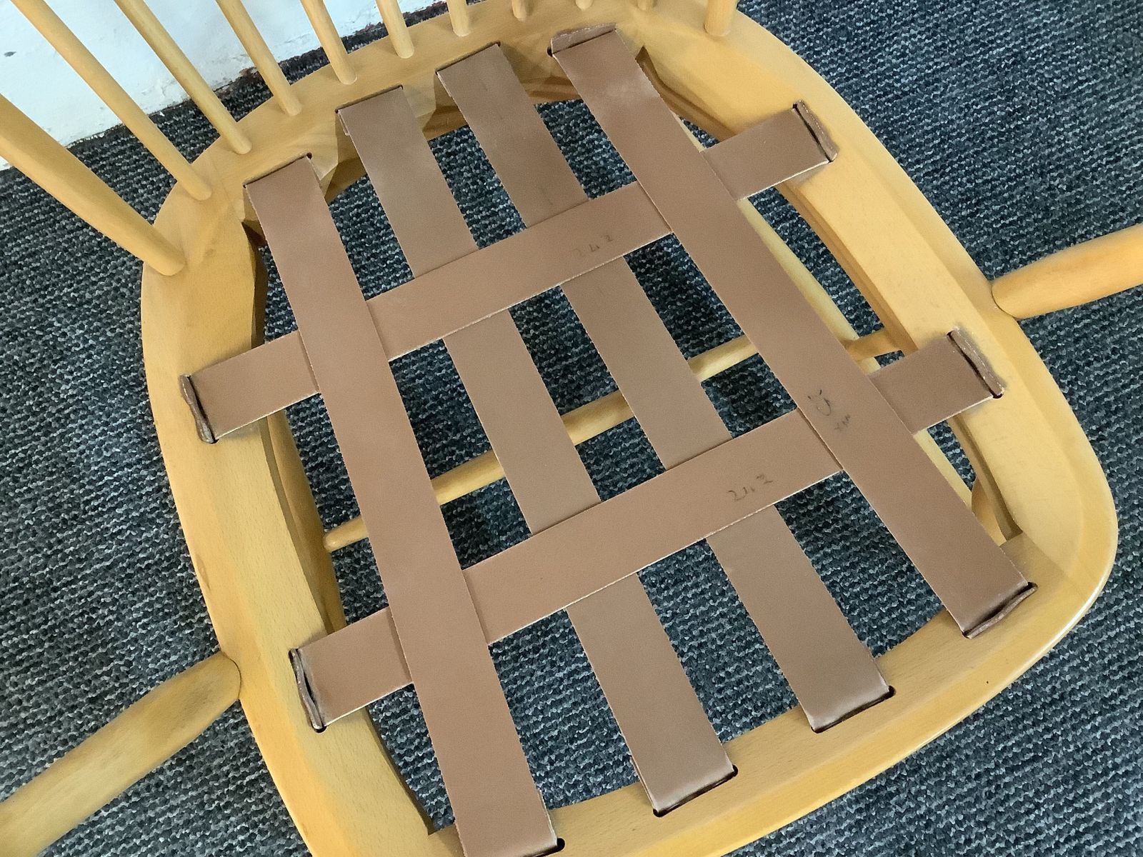photo vinterior Ercol Windsor Easy Chair And Footstool. Produced 1962/76