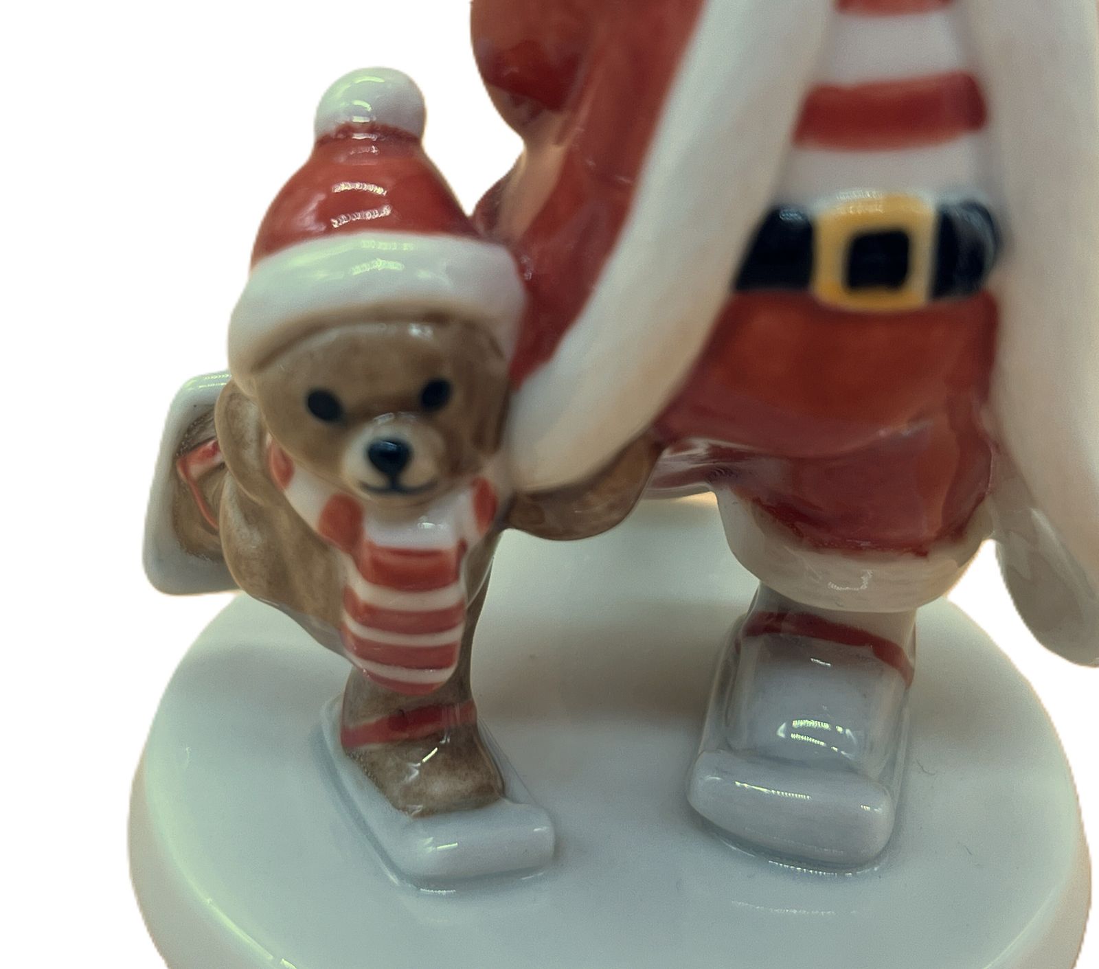 Royal Copenhagen Porcelain 2008 Annual Santa & Teddy Skating Figurine In Original Box. photo Home Decor