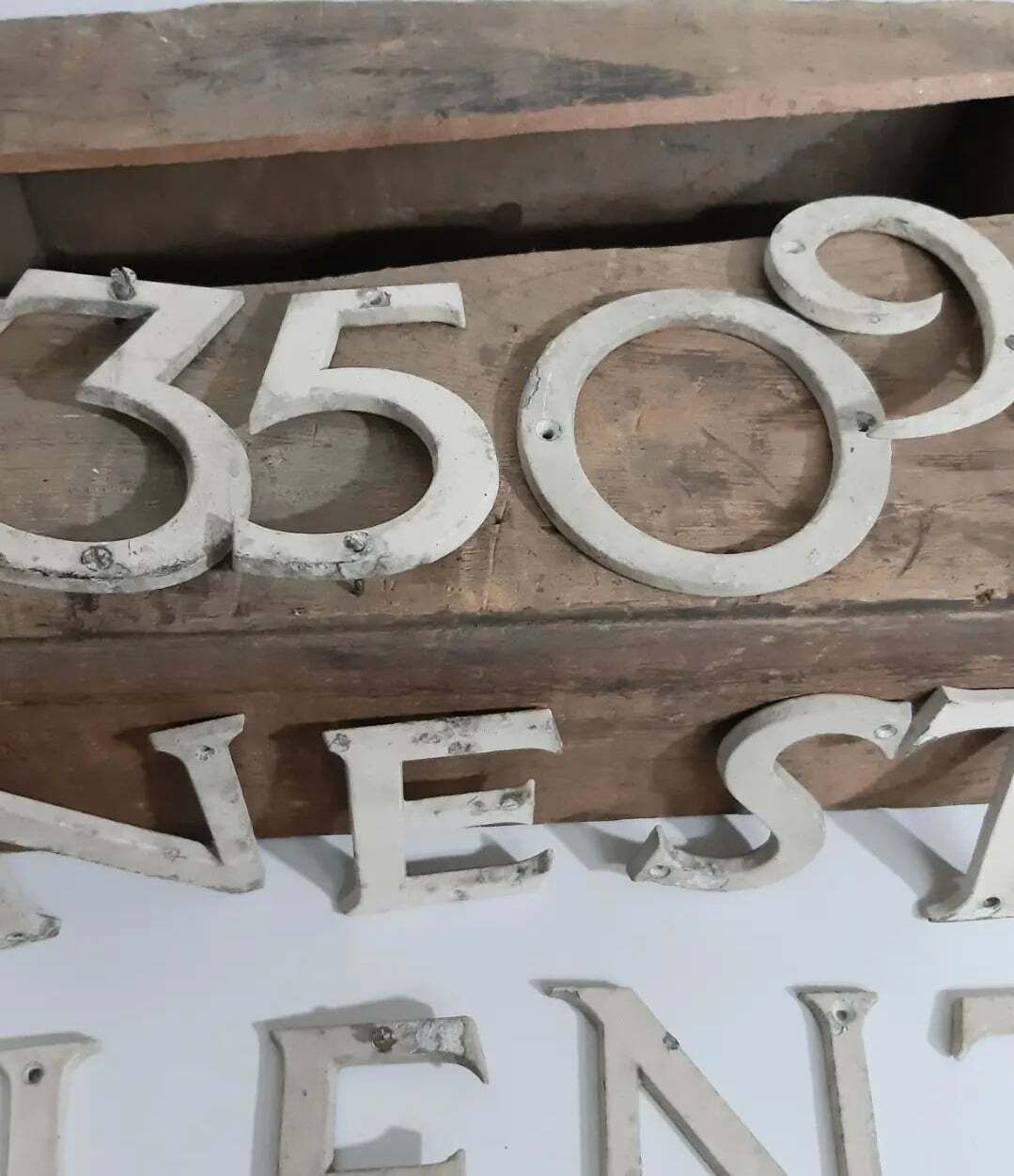 17 Reclaimed Vintage Painted Aluminium Letters And Numbers photo 140.0
