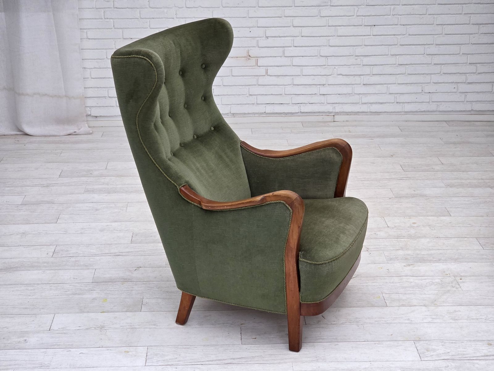 Ca. Jaren 1960, Deense Fauteuil Met Hoge Rug, Groen Meubelvelours, Teakhout. photo Meubels
