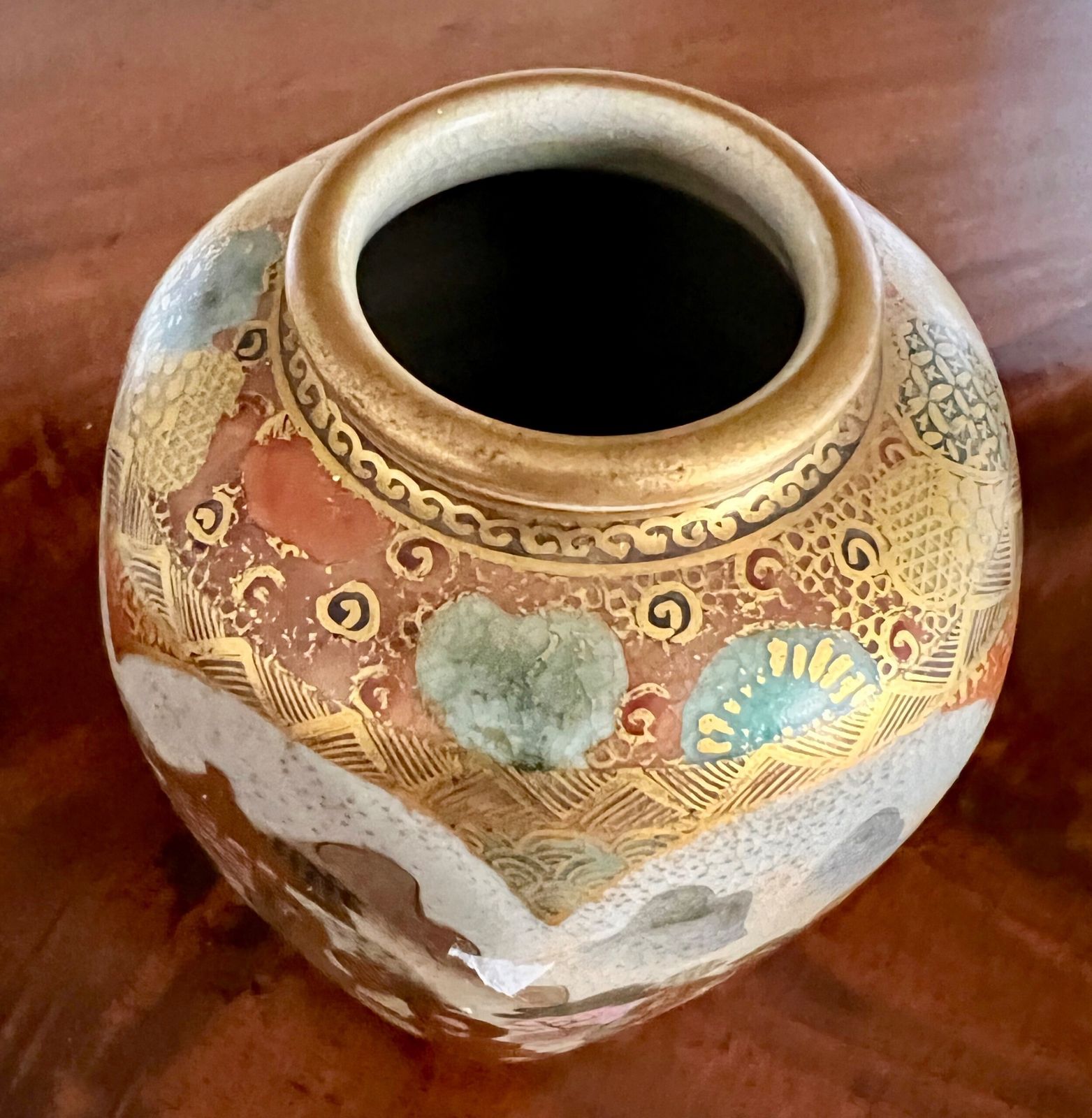 Small Satsuma Vase, Oriental photo Home Decor