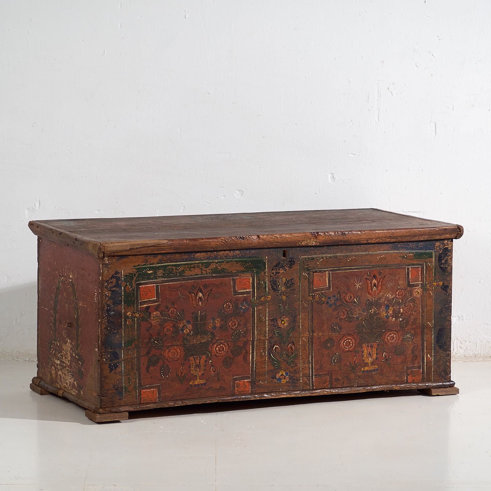 Antique Painted Trunk With Floral Motifs (C.1920) #39