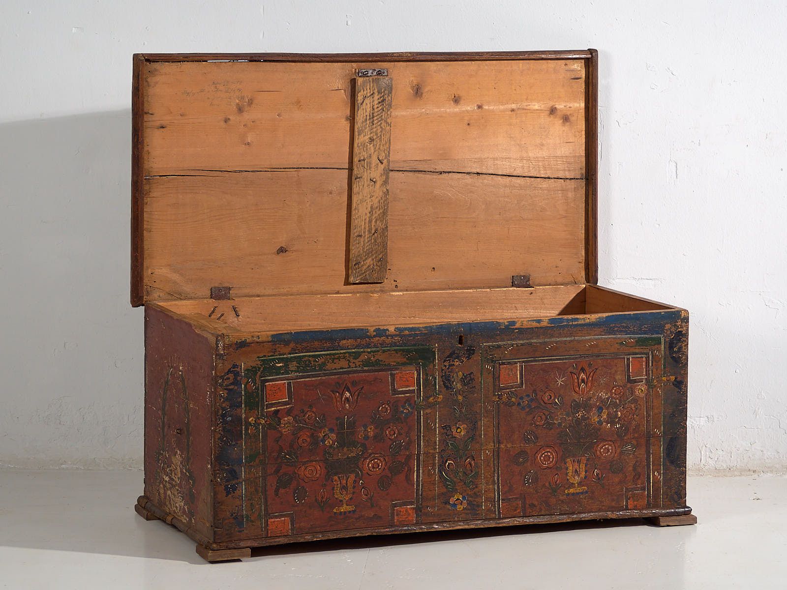 Antique Painted Trunk With Floral Motifs (C.1920) #39 photo for sale