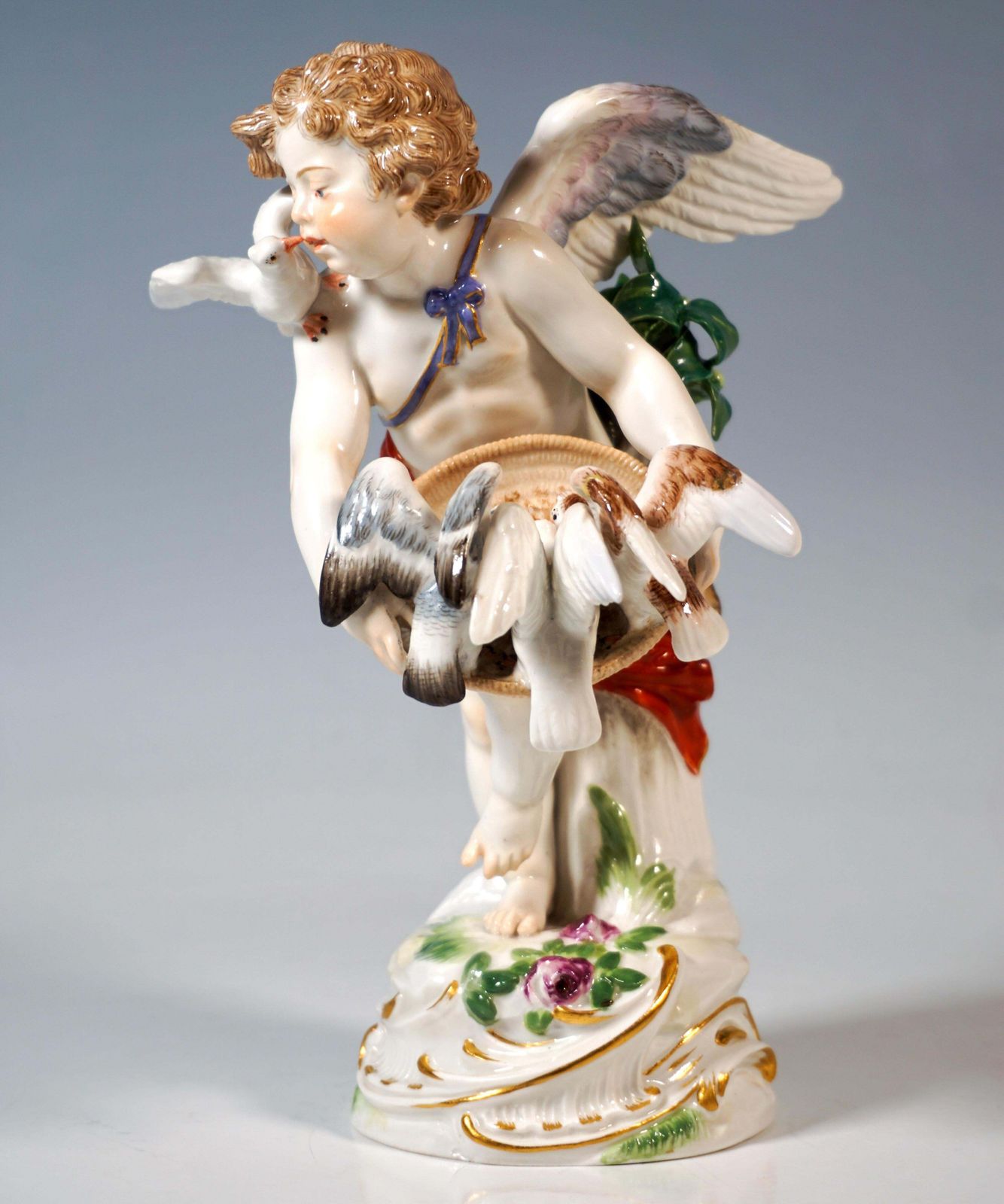 Meissen Art Nouveau Figure 'Cupid Feeding Pigeons', Paul Helmig, Germany Ca 1900 photo 2006.0