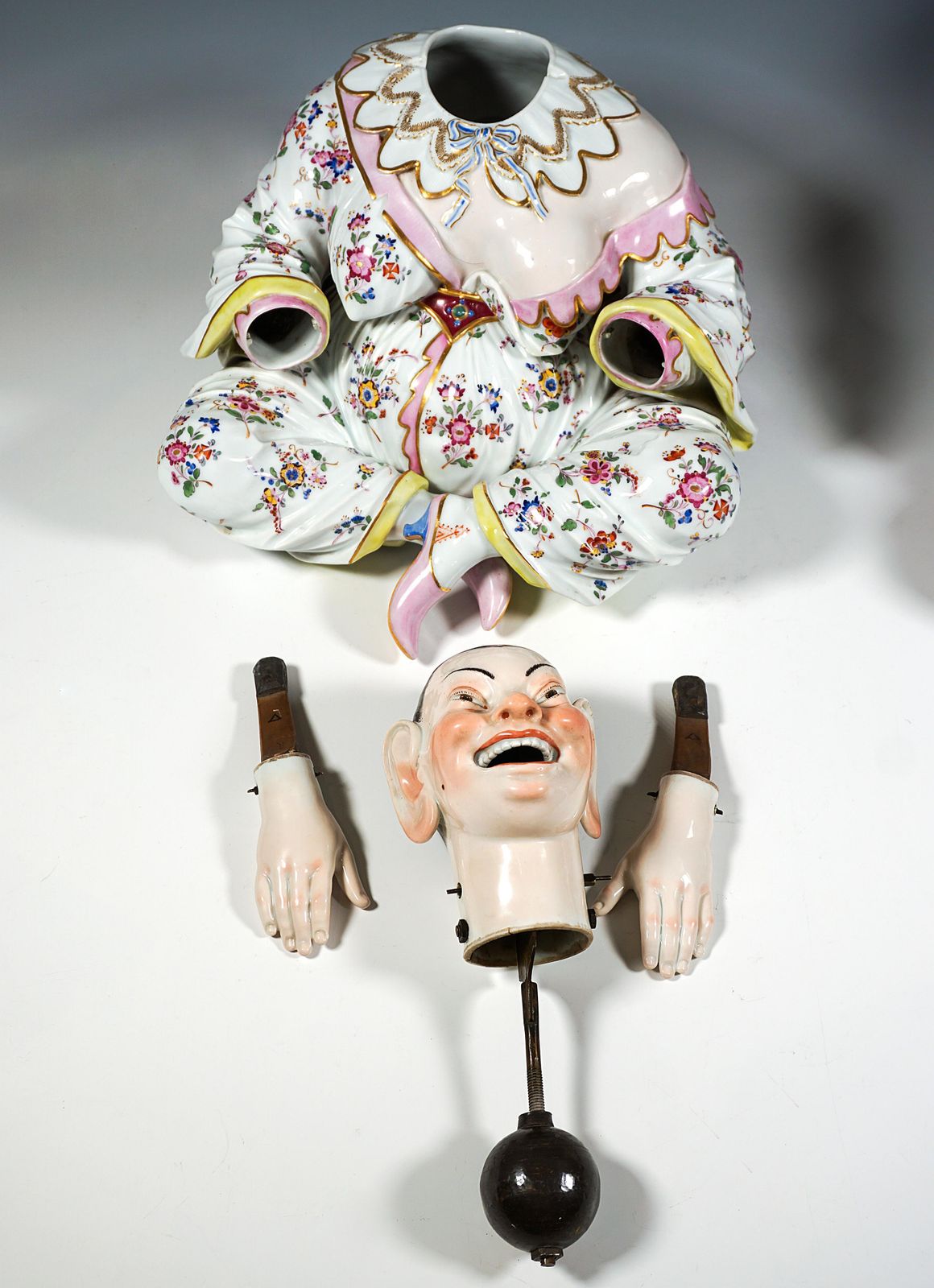 Two Large Seated Meissen Porcelain Wiggling Pagodas, By J.J. Kaendler, Ca 1840 photo buy