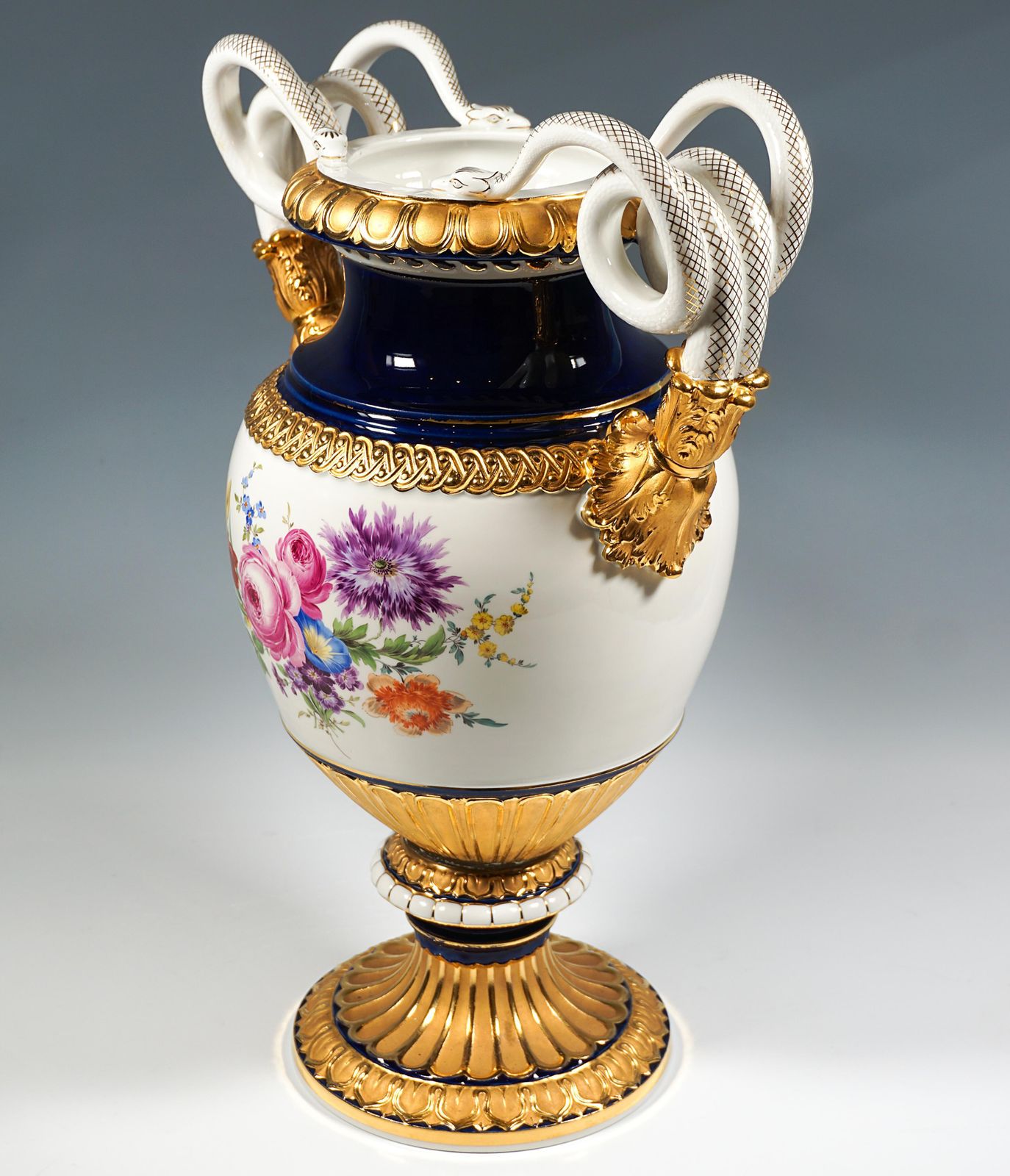 Meissen Snake Handle Vase With Flower Painting And Gilding, By Leuteritz, 20th photo Home Decor