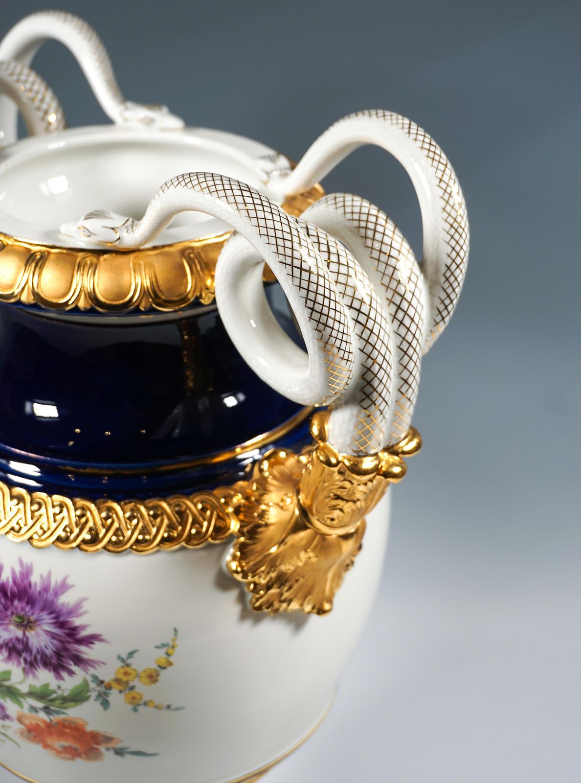 Meissen Snake Handle Vase With Flower Painting And Gilding, By Leuteritz, 20th photo 7016.0