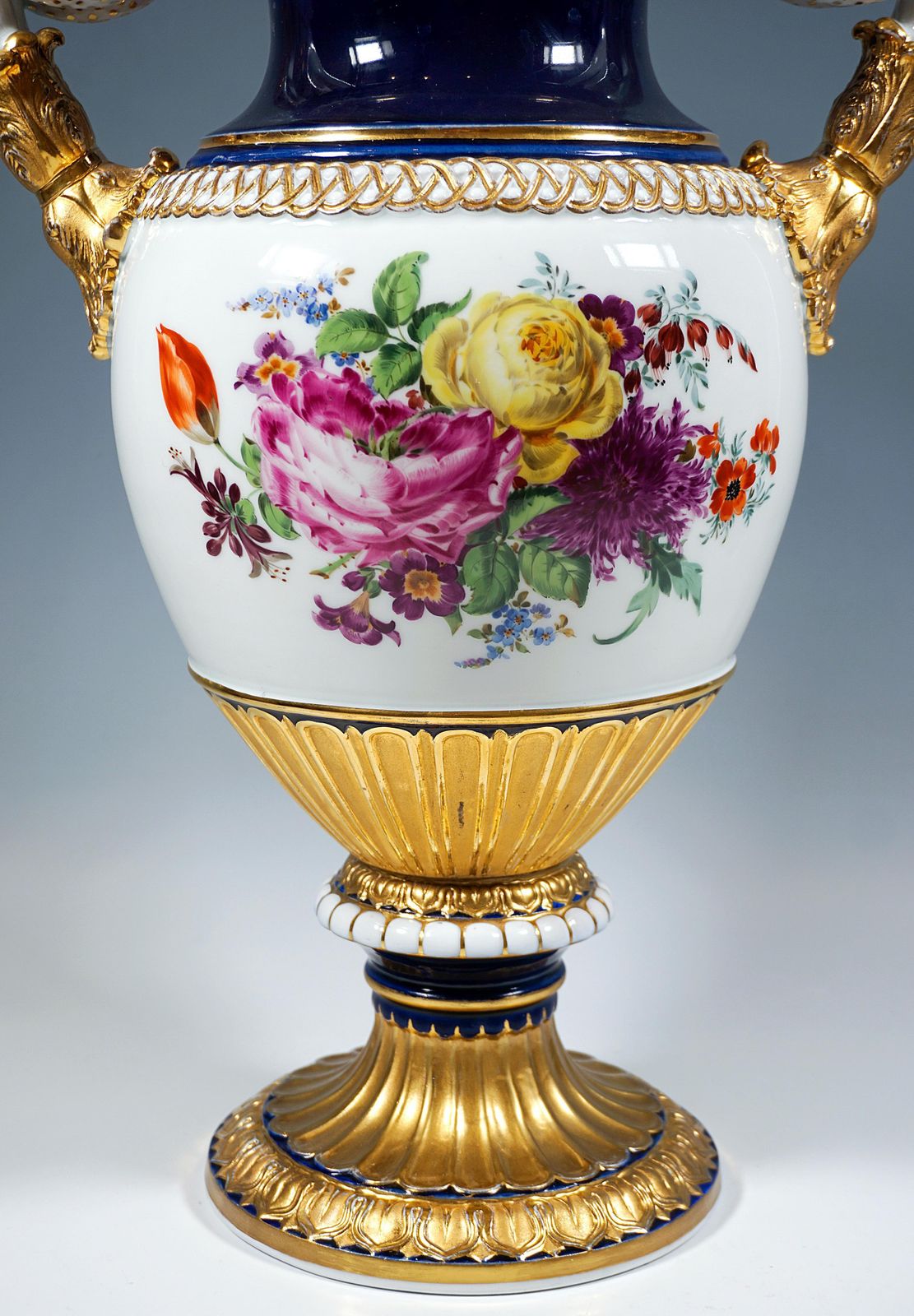 Meissen Snake Handle Vase With Flower Painting And Gilding, By Leuteritz, 20th photo vintage