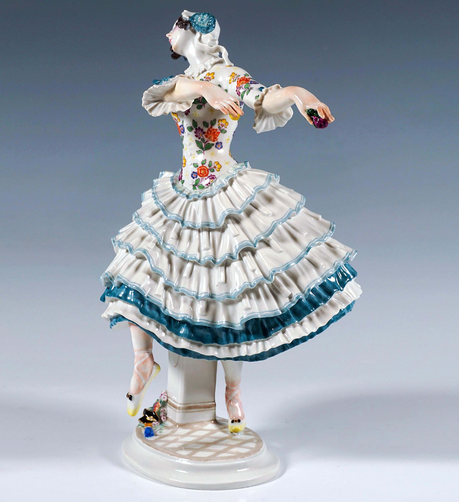Meissen Figurine 'Chiarina', Russian Ballet 'Carnival', By Paul Scheurich, 20th photo 3314.0