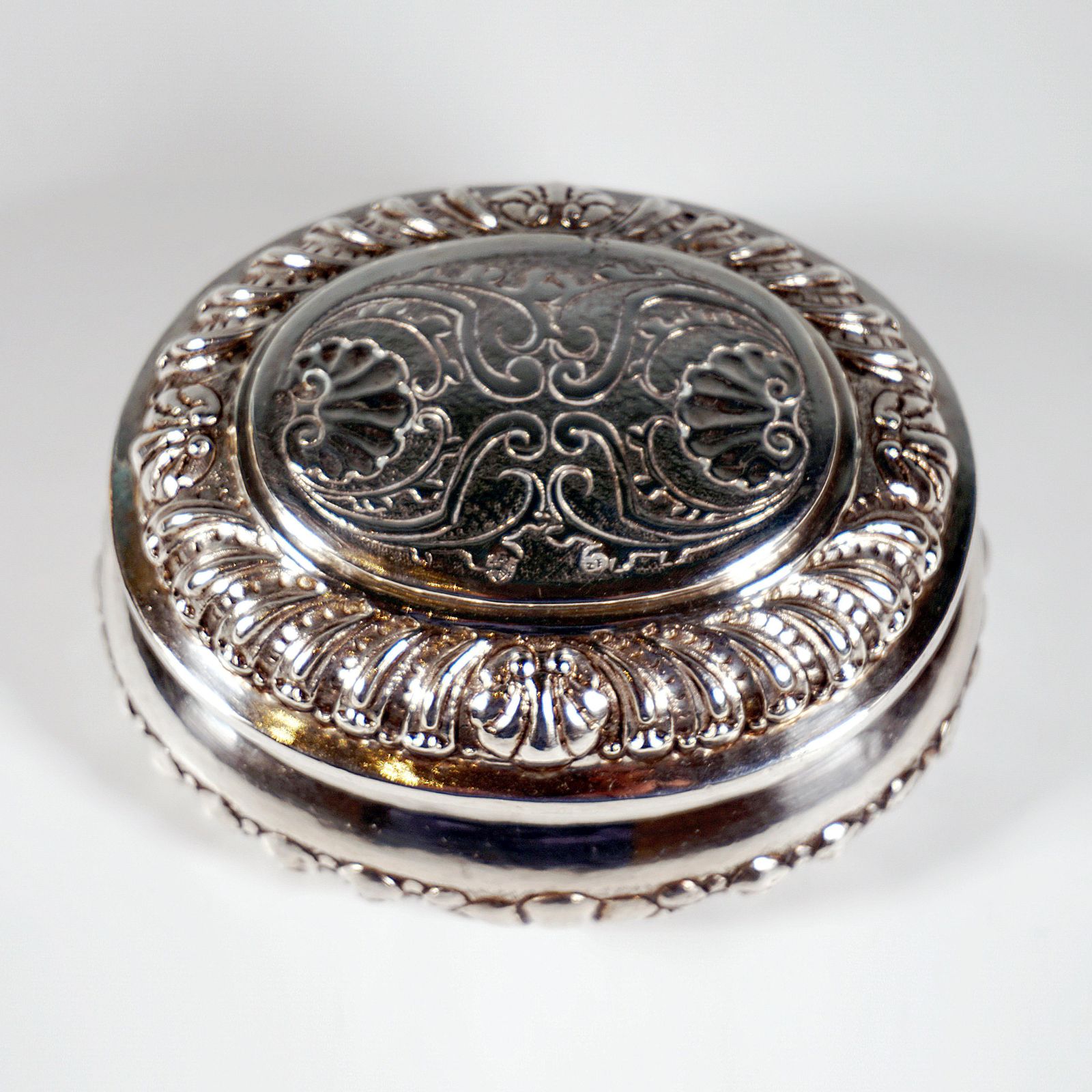 Antique Vienna Baroque Silver Sugar Box, By Zacharias Fayll, 1705/1715 photo furniture