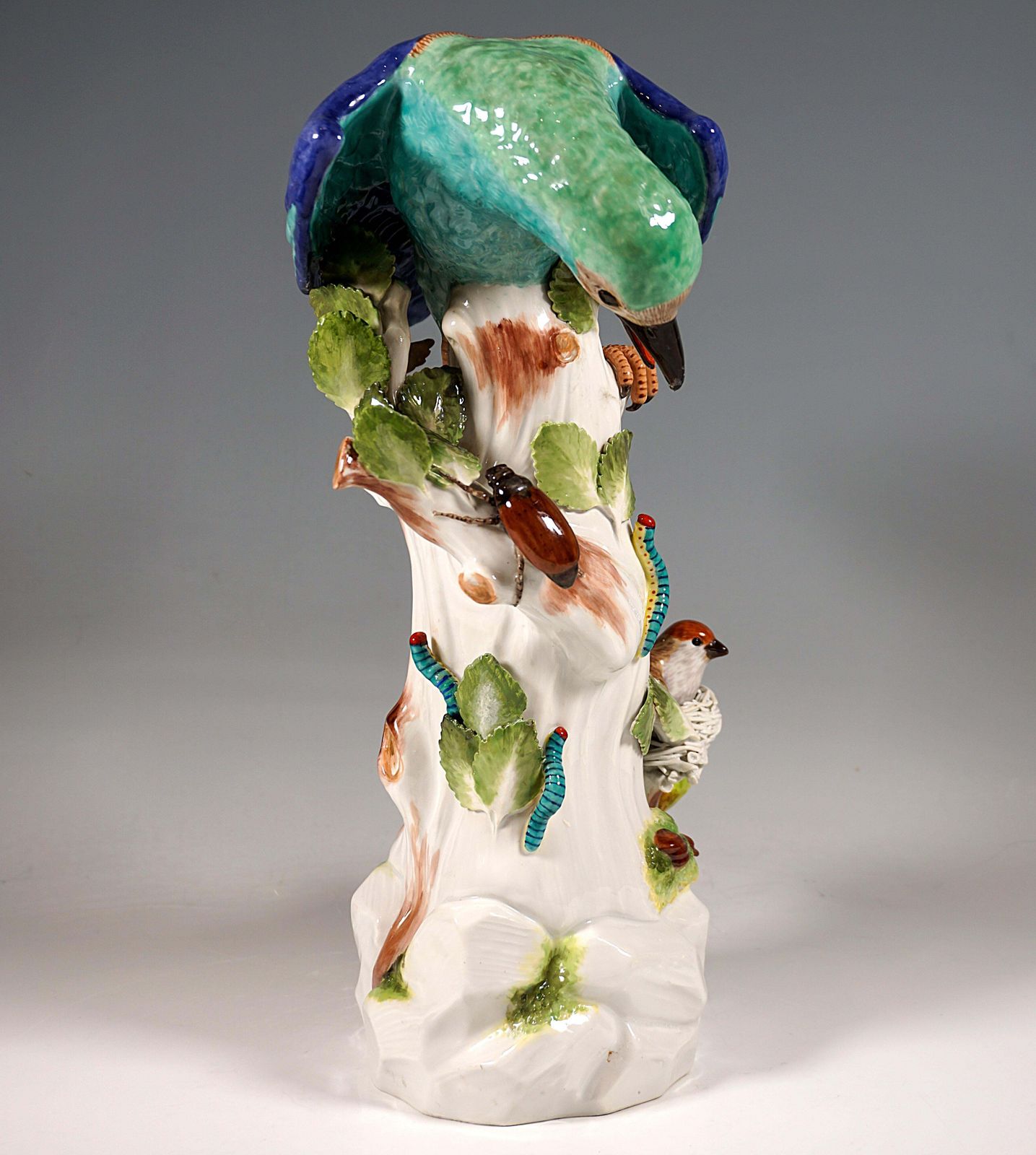 Meissen Bird Figure, European Roller On A Trunk, By J.J. Kaendler, Germany, 20th photo 6927.0