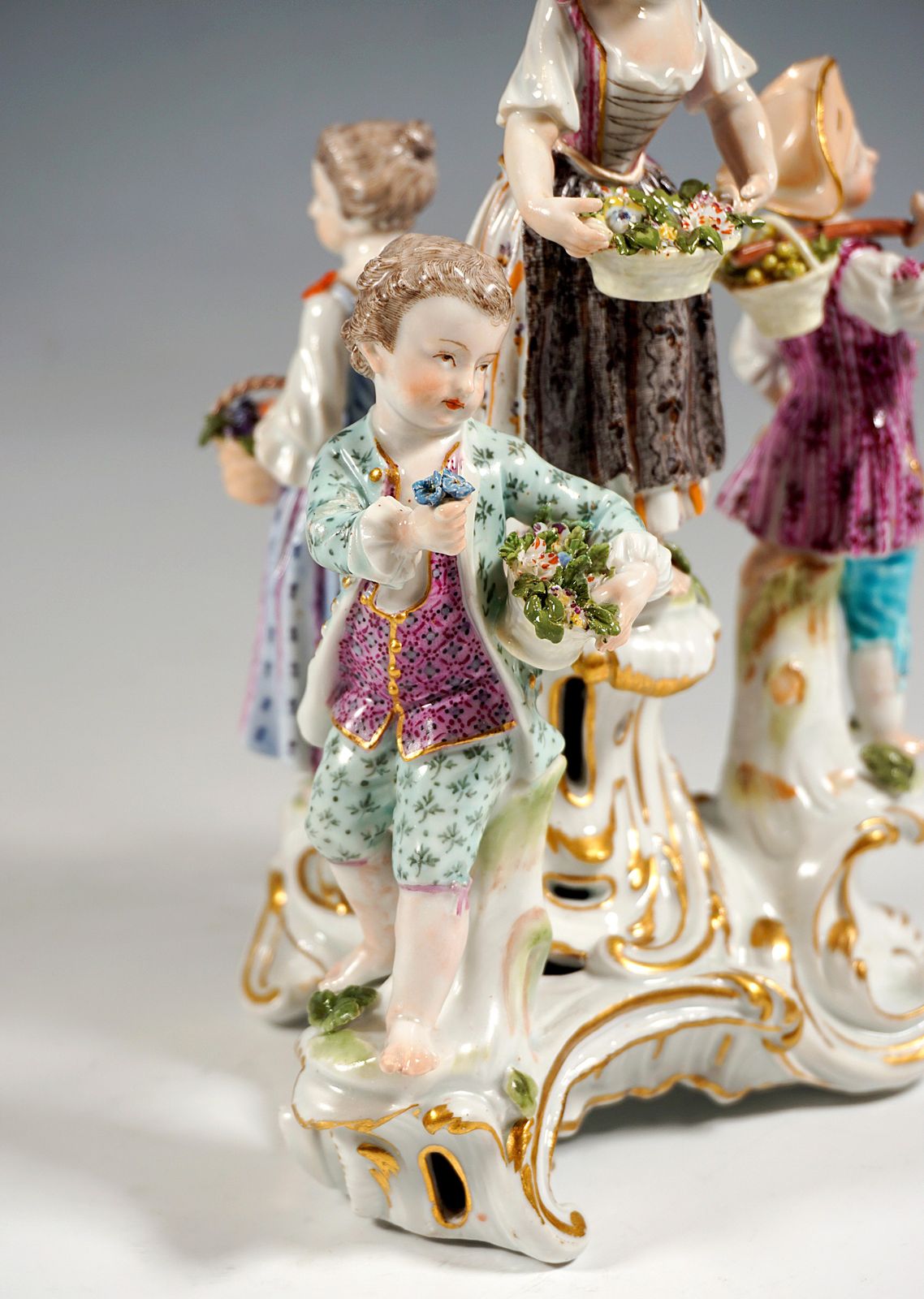 Early Meissen Round Group Of Gardener Children, By J.J. Kaendler, 1763 1774 photo vinterior