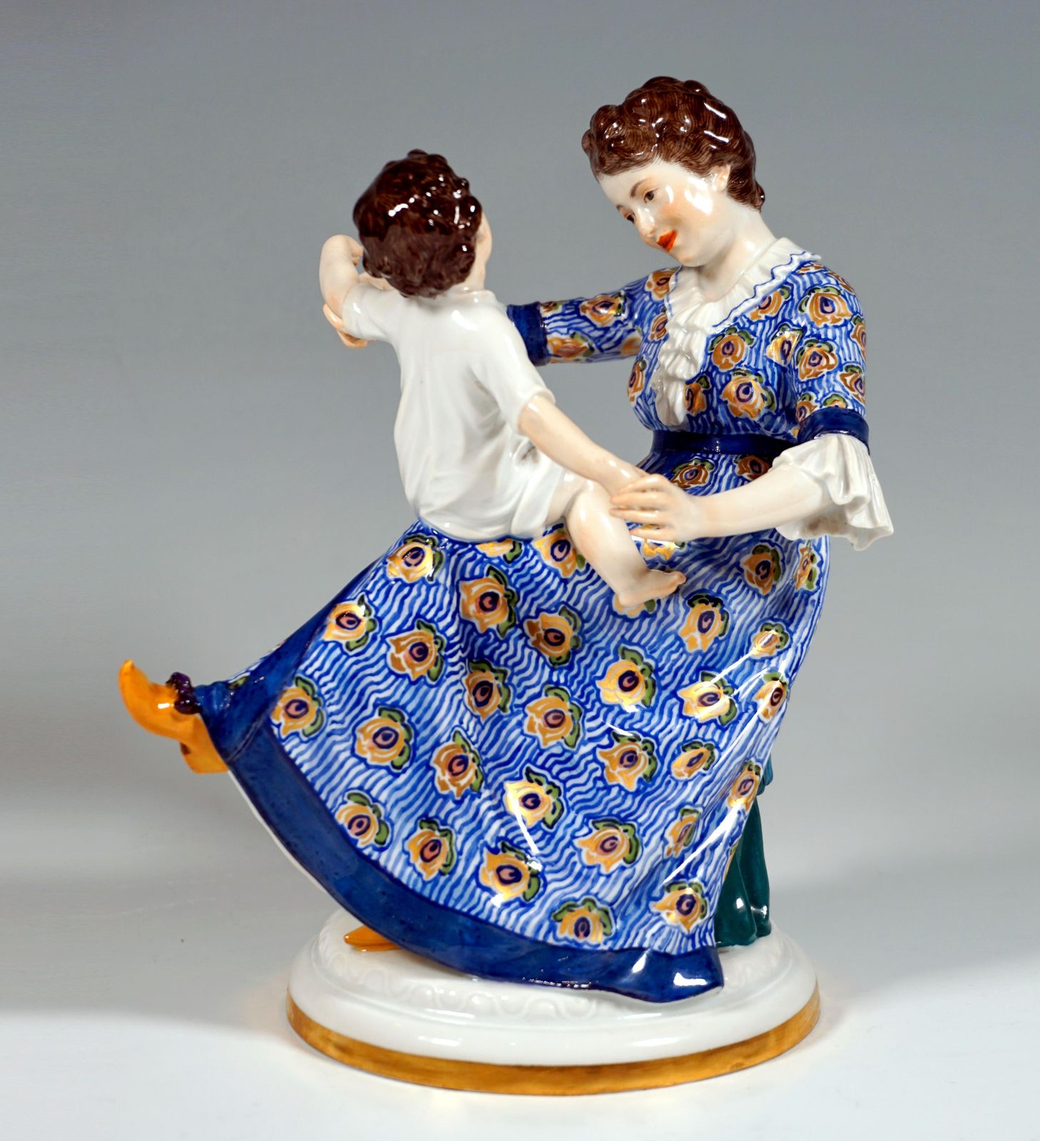Art Nouveau Group 'Mother With Child', By Paul Helmig, Meissen Germany, Ca 1912 photo 4085.0