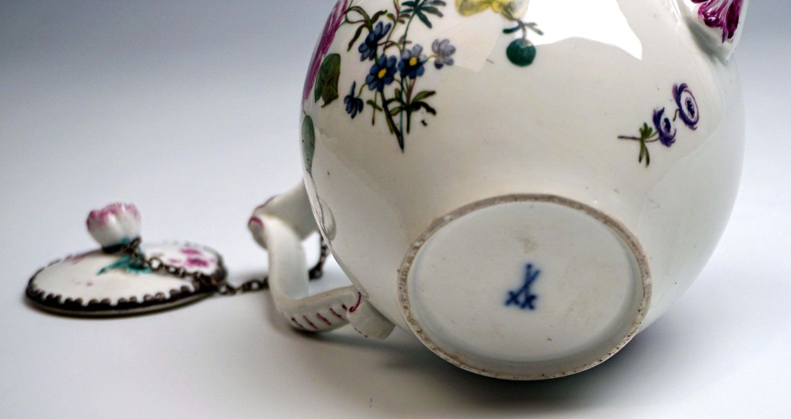 Meissen Tea Pot With Animal Spout And Flower Decoration Rococo Period Circa 1740 photo buy