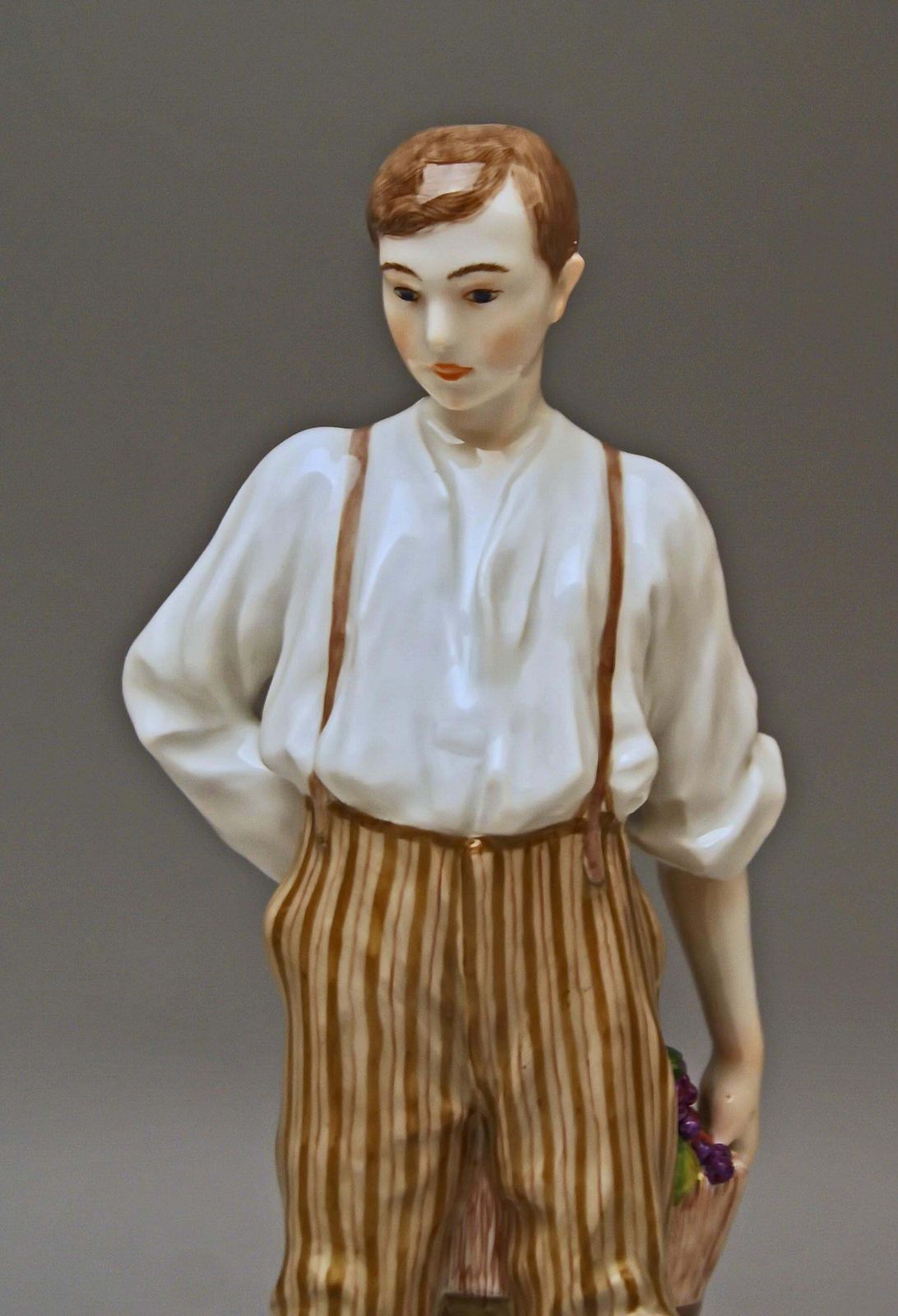 Meissen Boy And Dosser With Winegrapes By Theodore Eichler Model W 129 photo 2575.0