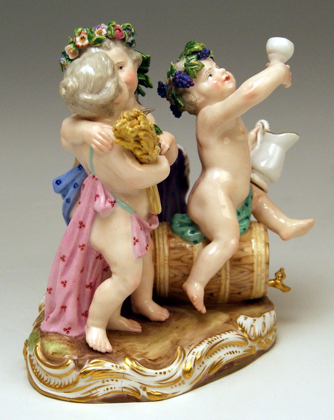 Meissen Cherubs Four Seasons Figurines Model 1068 Kaendler Made, Circa 1870 photo vinterior