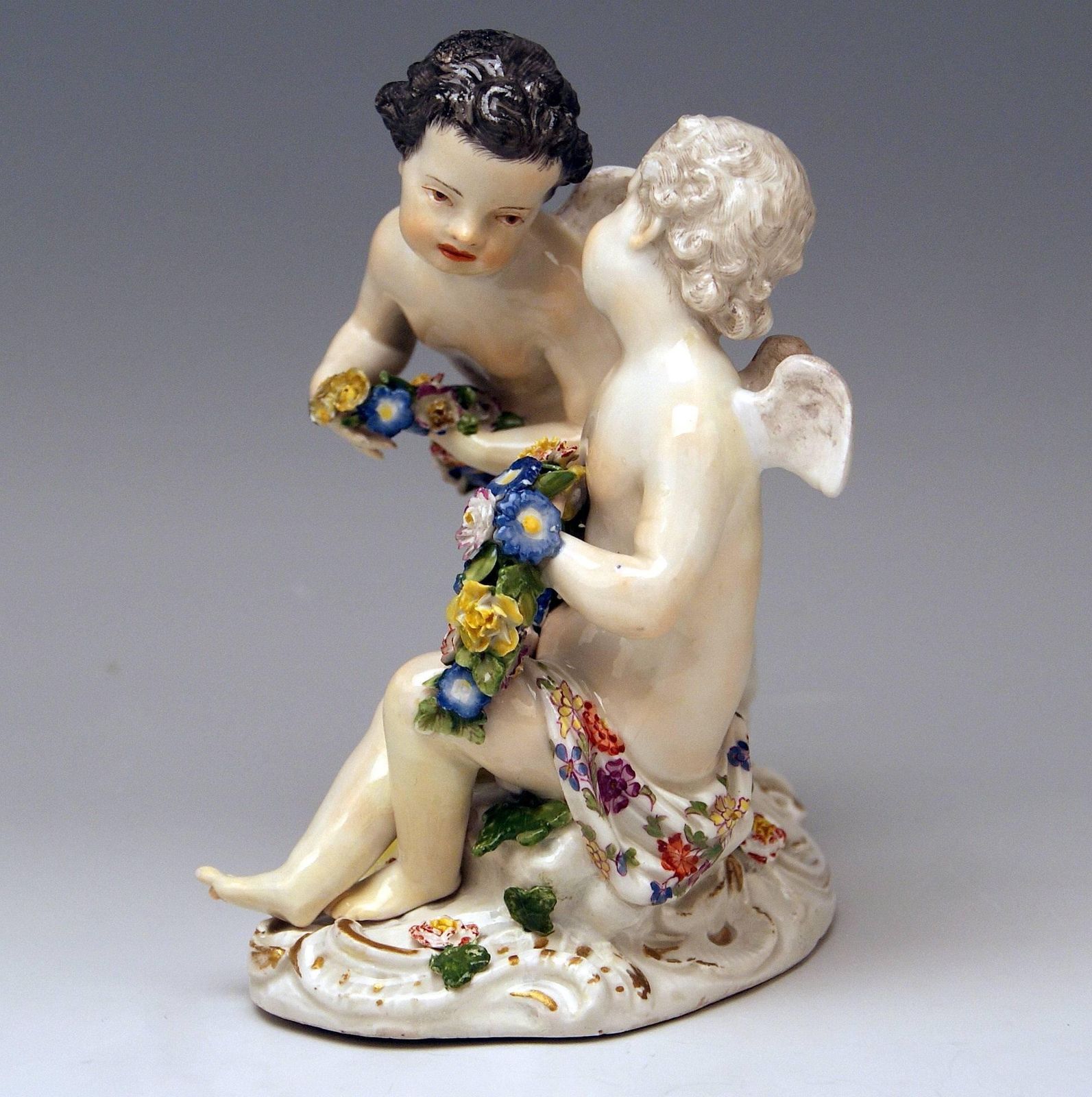 Meissen Rococo Cherubs Cupids Figurines With Flowers Model 2372 Kaendler 1755 60 photo Home Decor