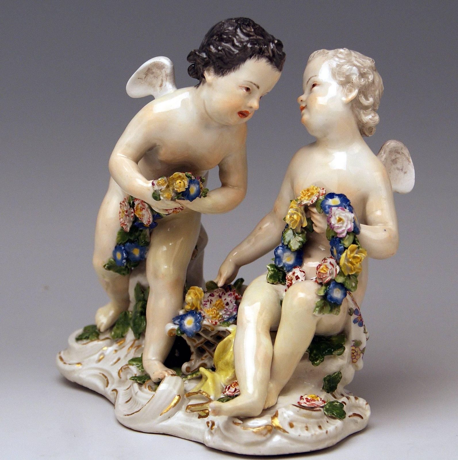 Meissen Rococo Cherubs Cupids Figurines With Flowers Model 2372 Kaendler 1755 60 photo 3375.0