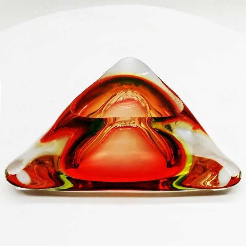 1960s Stunning Big Triangular Ashtray Or Catch All In Murano Glass. Made In Italy. photo vinterior