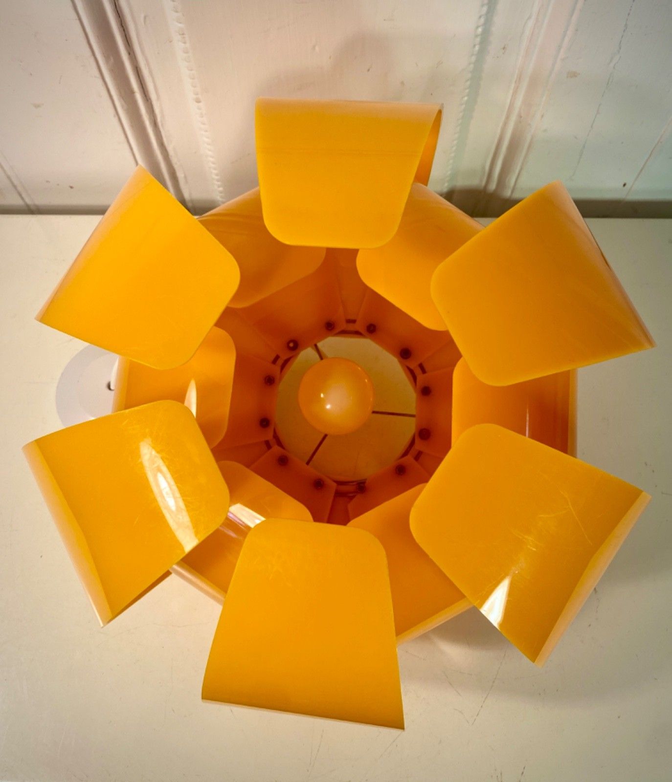 photo vinterior Original 1960s 70s Orange 'Lotus Flower' Perspex Ceiling Pendant Light Shade.