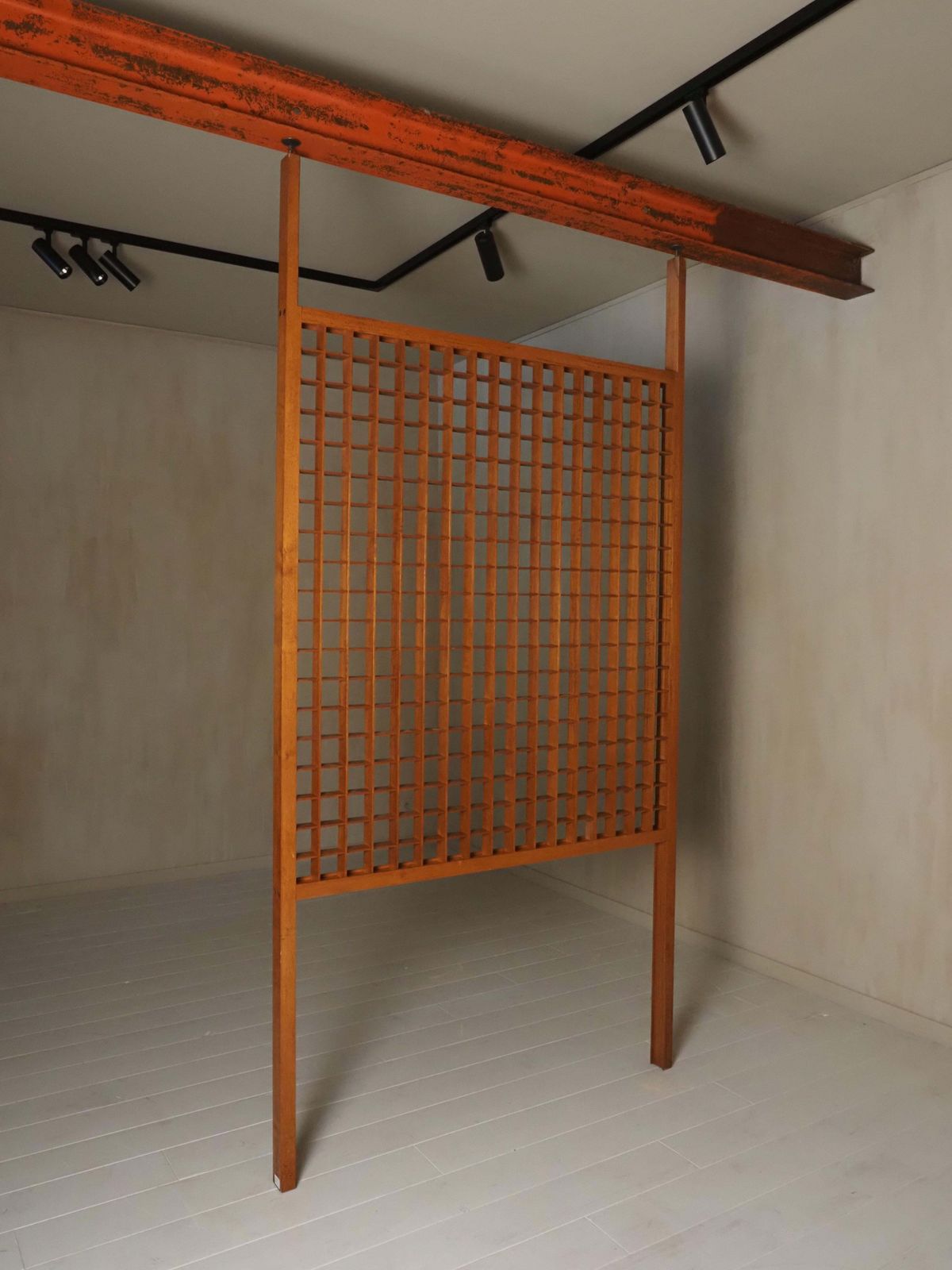 Wooden Room Divider With Lattice Design photo buy